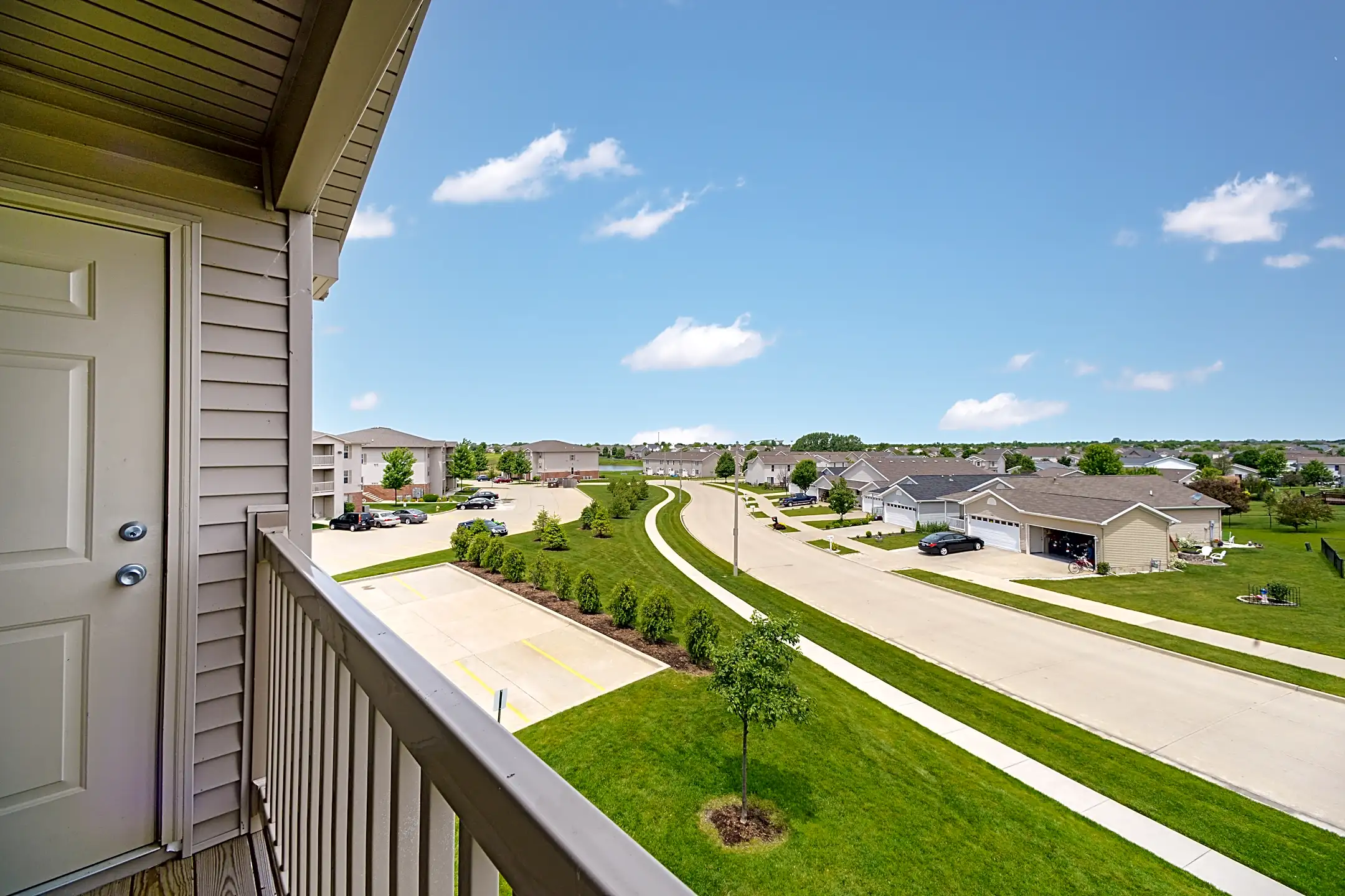 Wingover 1016 Haeffele Way Bloomington, IL Apartments for Rent Rent.