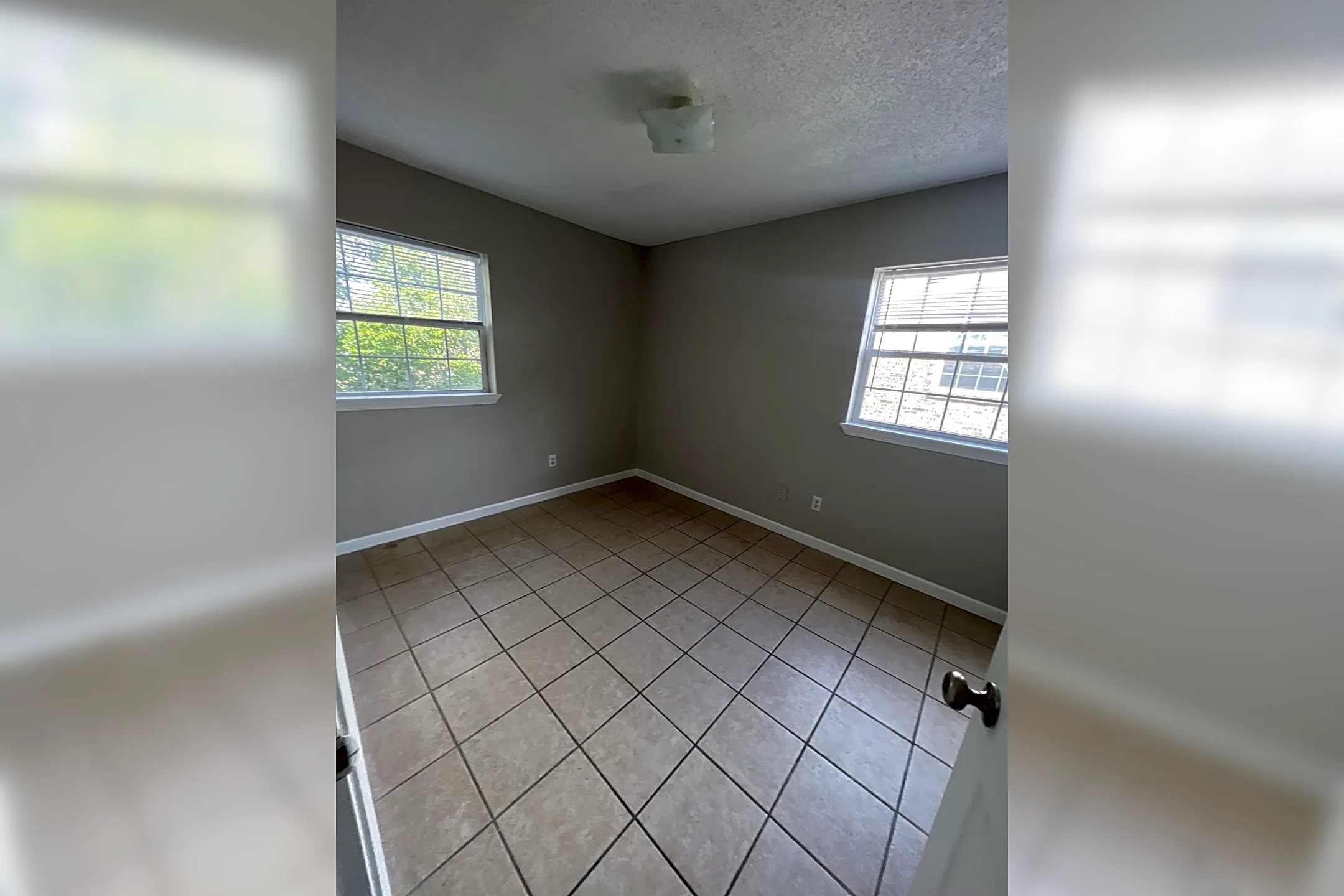 4513 General McArthur St 4513 General McArthur St unit A4 Moss