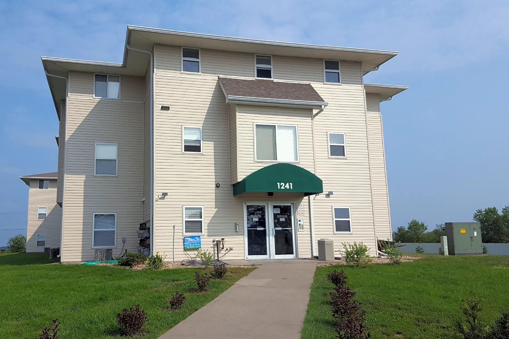 Ridgeland Park Apartments York, NE 68467