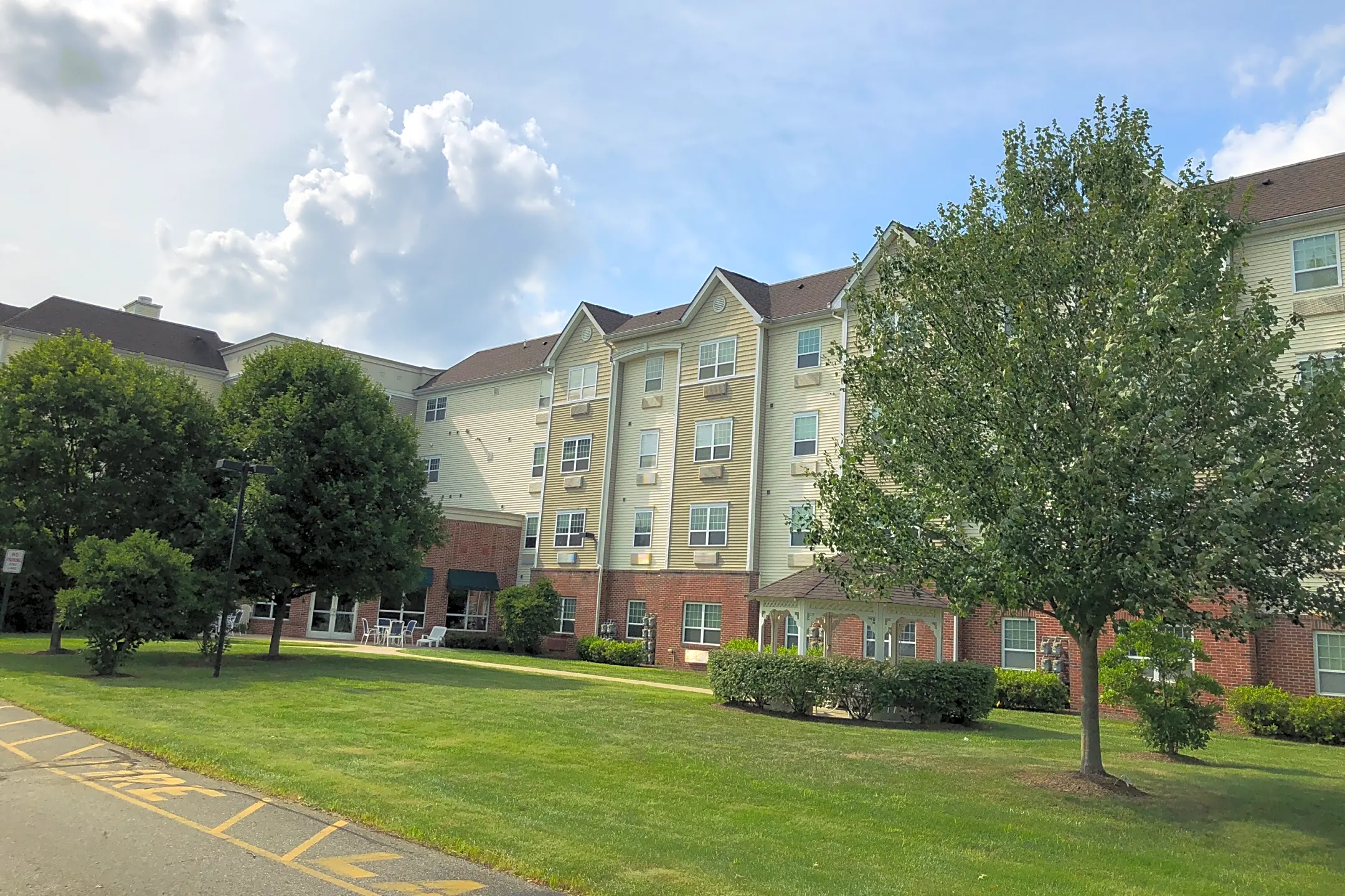 Maher Manor Apartments - Old Bridge, NJ 08857