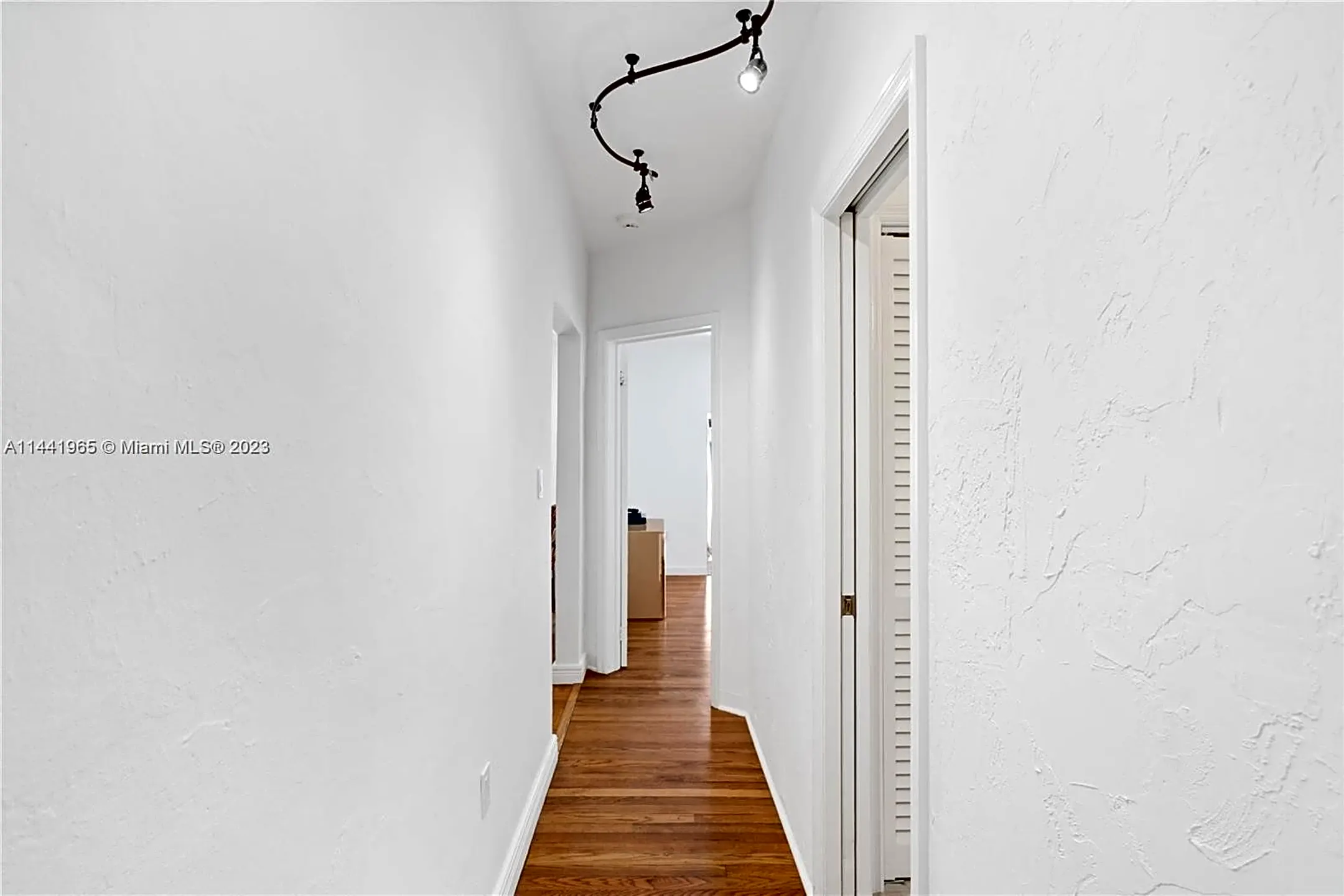 4531 Sheridan Ave - Miami Beach, FL