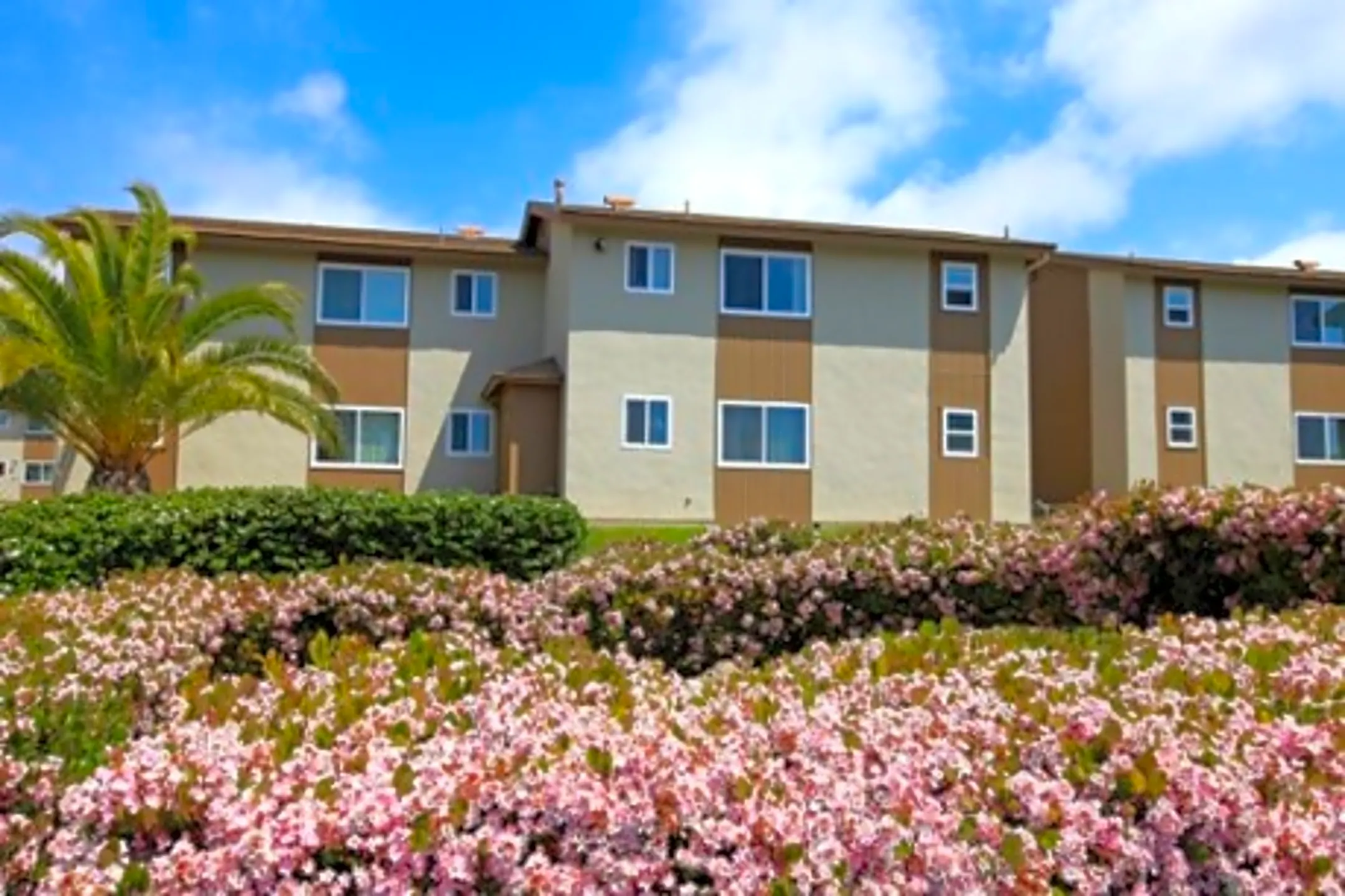 Parkwood Village Apartment Homes 2101 L Ave National City Ca