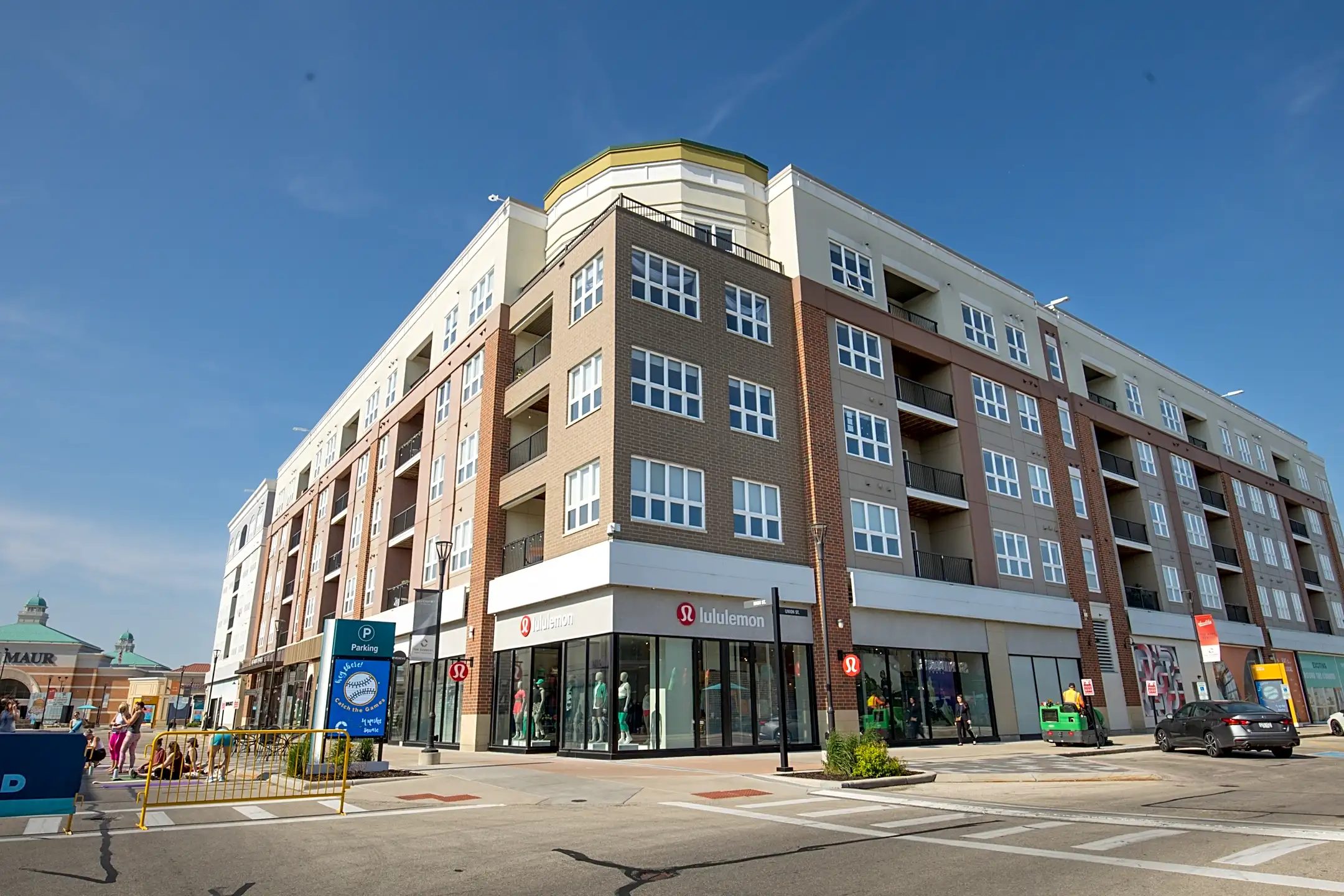 The Corners of Brookfield Apartments 260 North Lord Street
