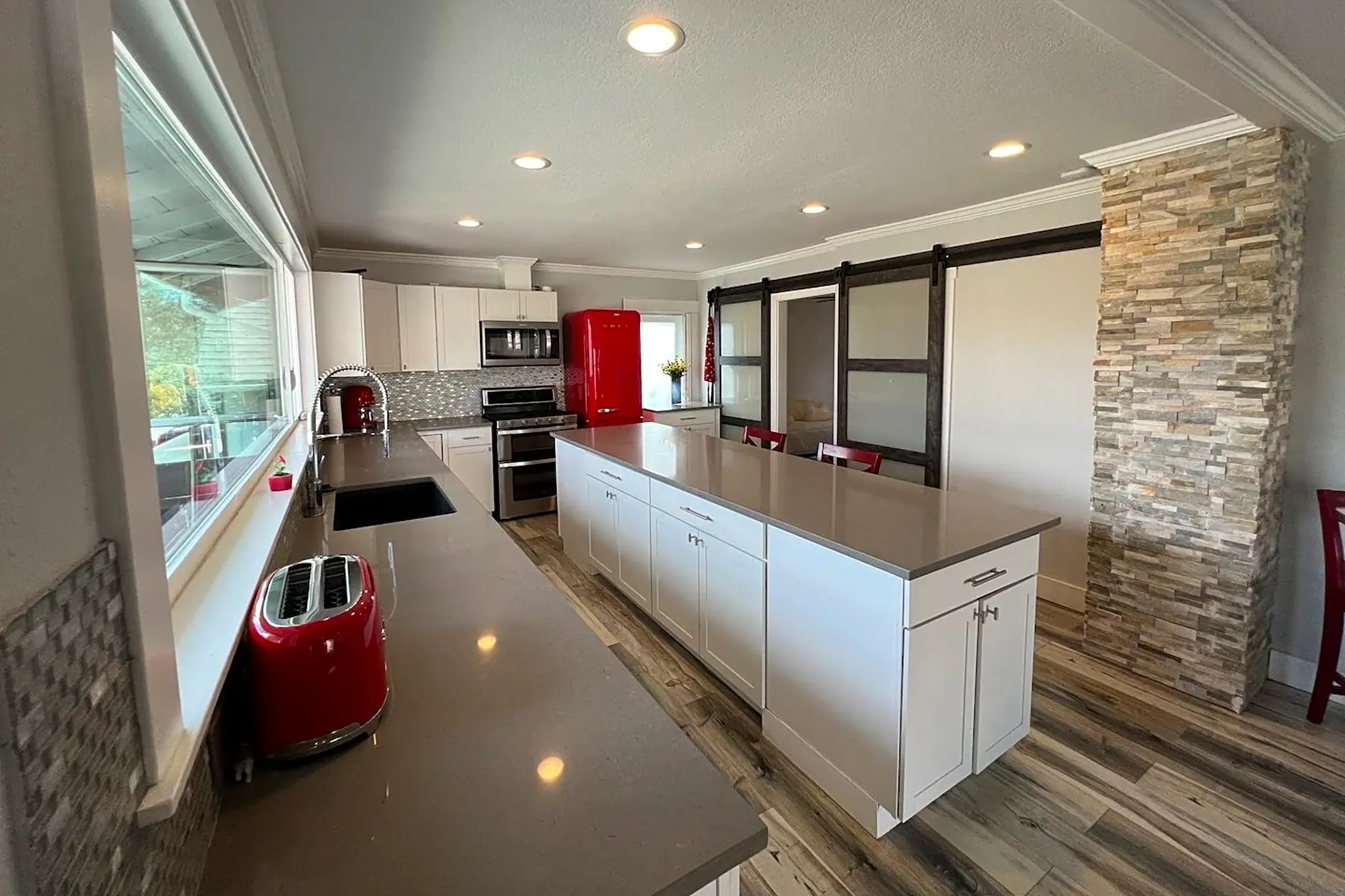 Kitchen - 1395 NW Grove Rd - Bend, OR