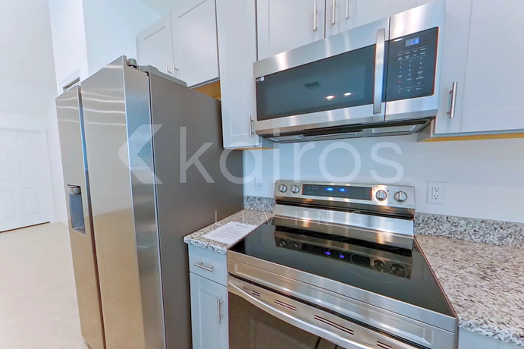 Kitchen - 34159 Cinder Wy - Wesley Chapel, FL
