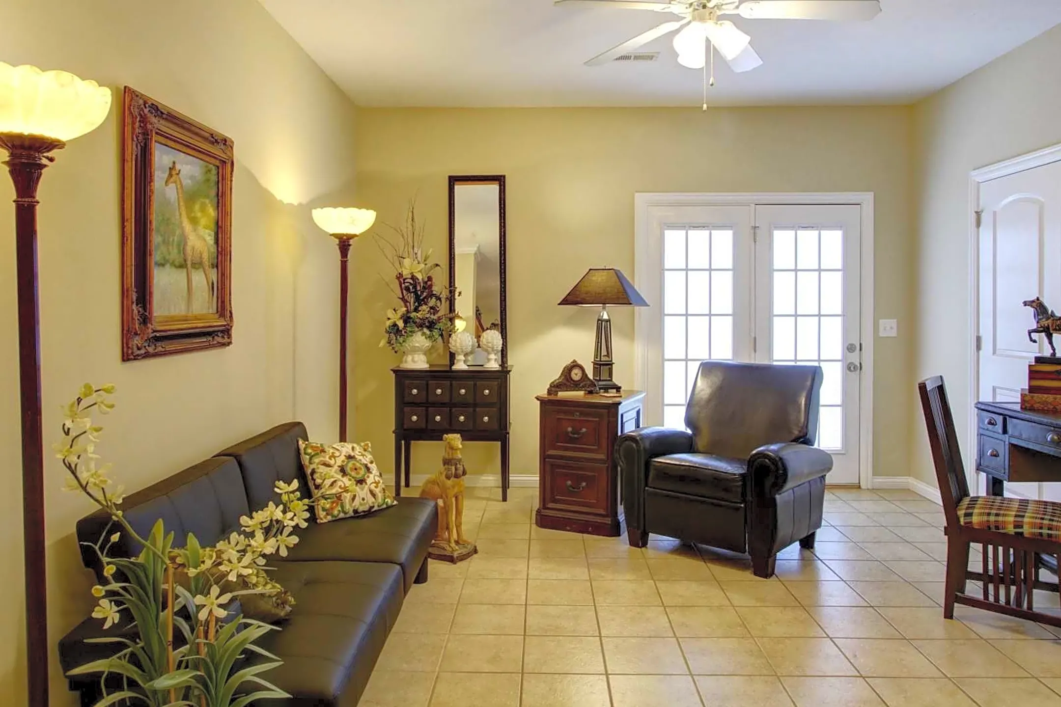 Living Room - Pin Oak Villas of Kentucky - Radcliff, KY