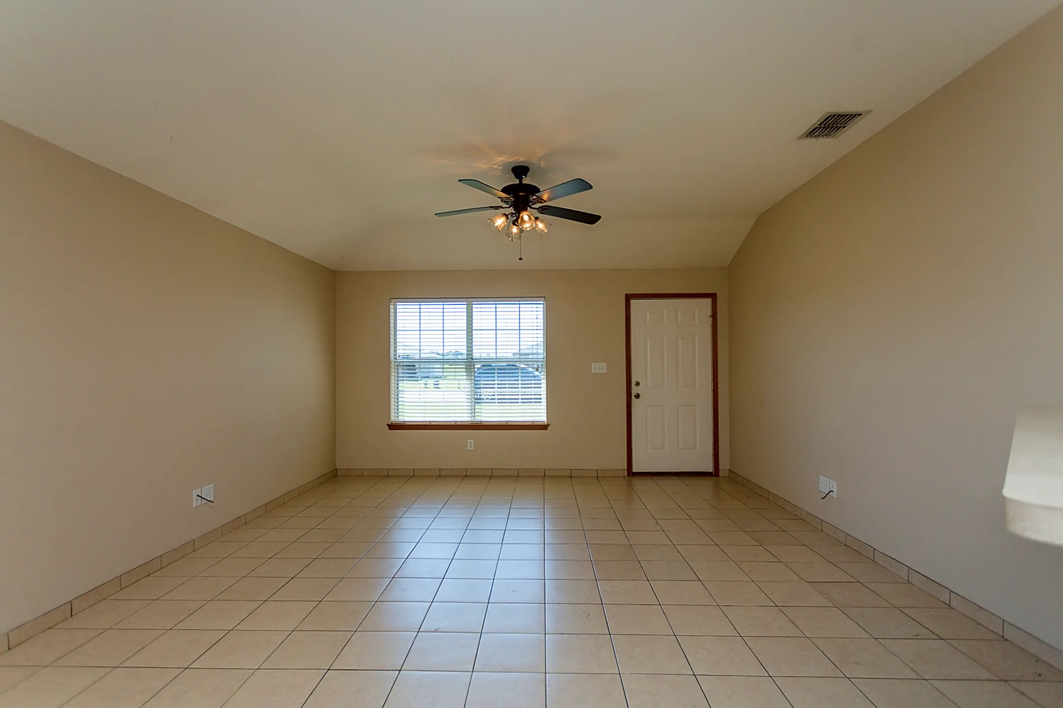 16121/16123 Rolling Meadows Dr. 16121 Rolling Meadows Dr. Lindale