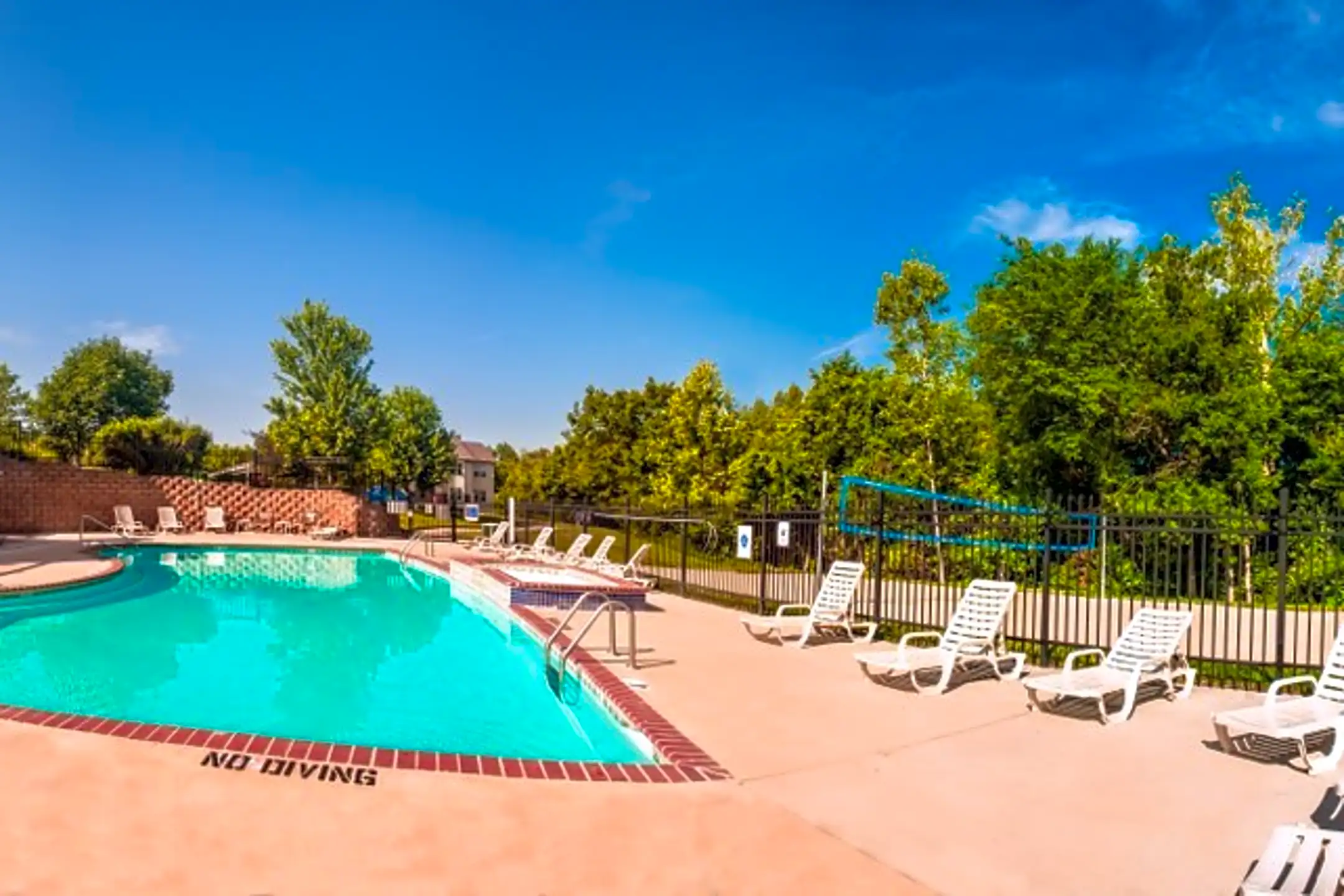 Wildoak Apartment Homes 7987 N Flintlock Rd Kansas City, MO