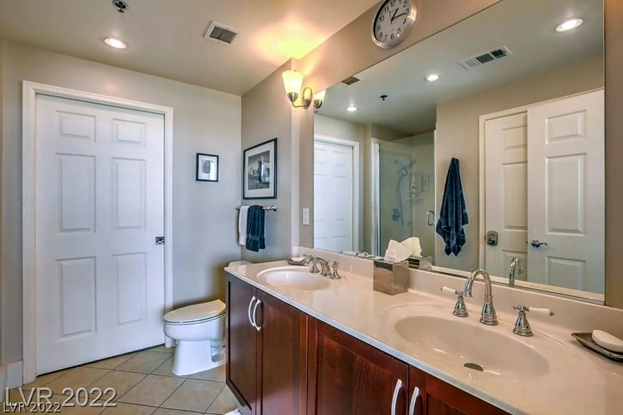 Bathroom - 150 S Las Vegas Blvd #1018 - Las Vegas, NV