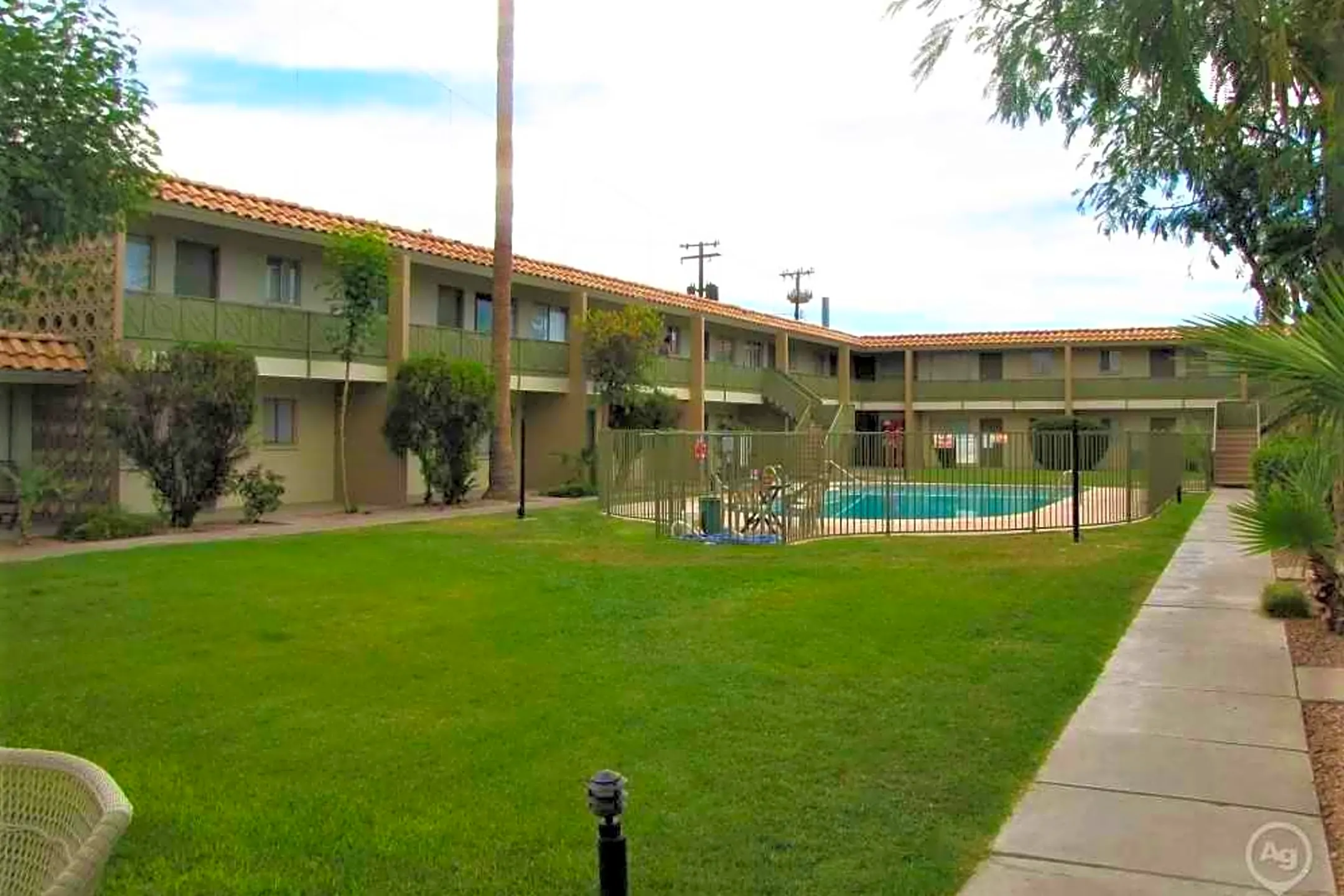 Scottsdale Suites Apartments