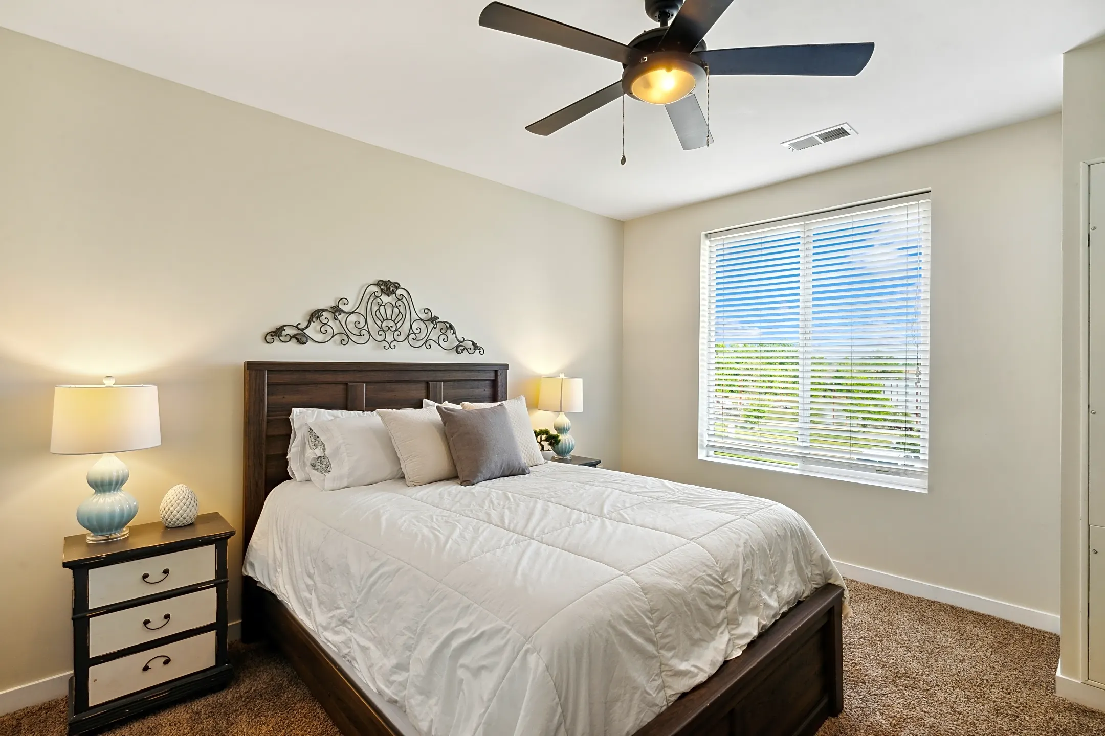 Bedroom - Waterside at Riverpark Place - Louisville, KY