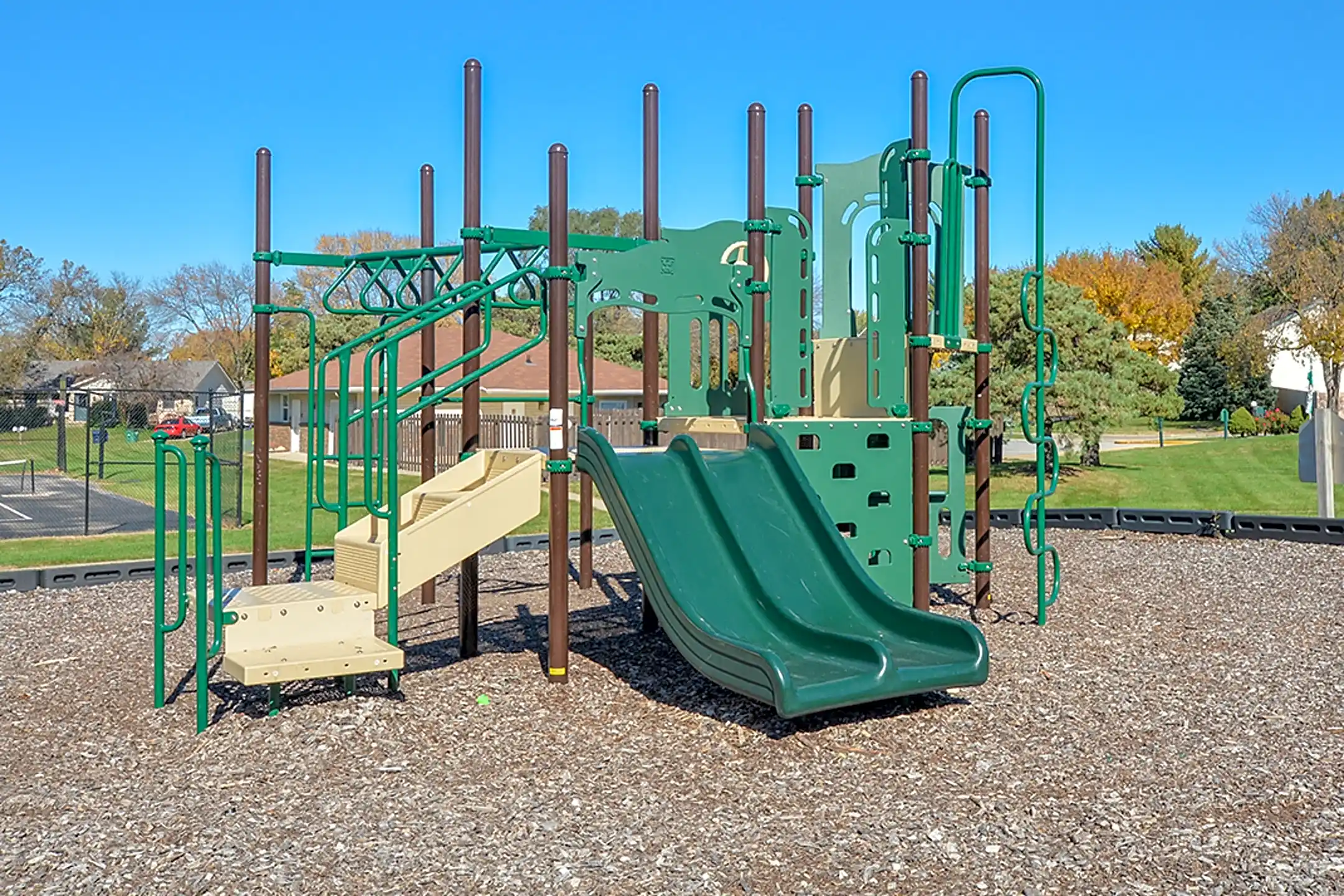 Timberland at Meredith 7800 Iltis Dr Urbandale, IA Apartments for