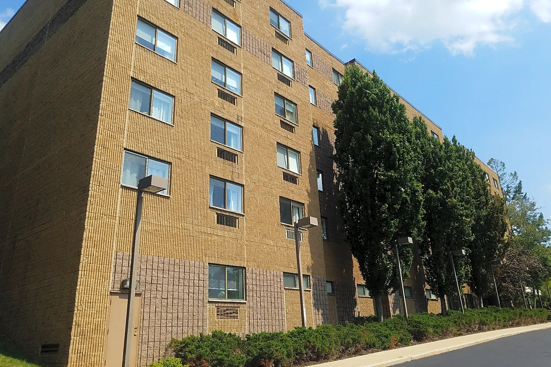 Trinity House 15 Leopard Rd Berwyn PA Apartments For Rent Rent   22530a29f33d09c9ff2adfdf45186fc7