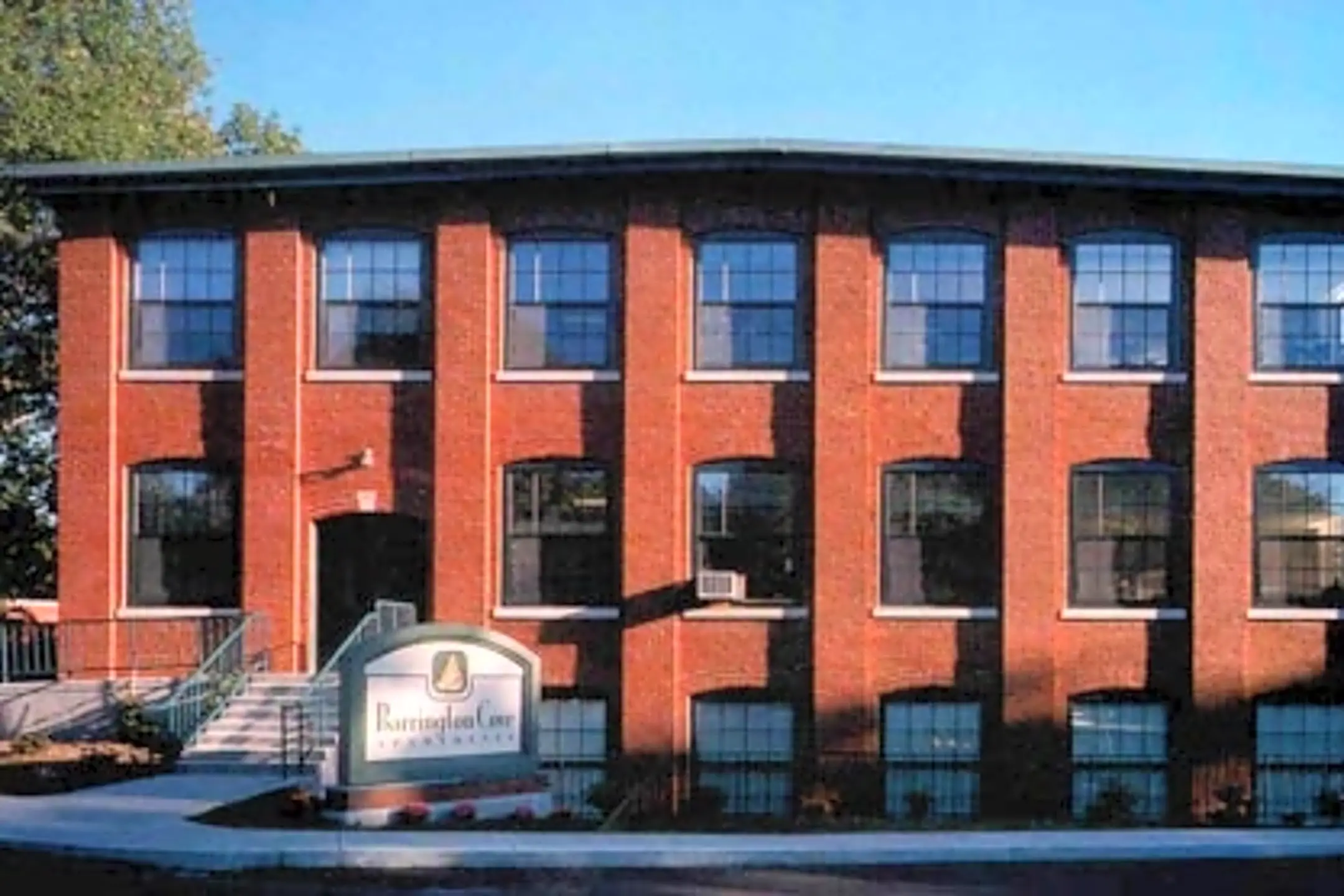 Barrington Cove Apartments, An Active 90 Bay Spring Ave