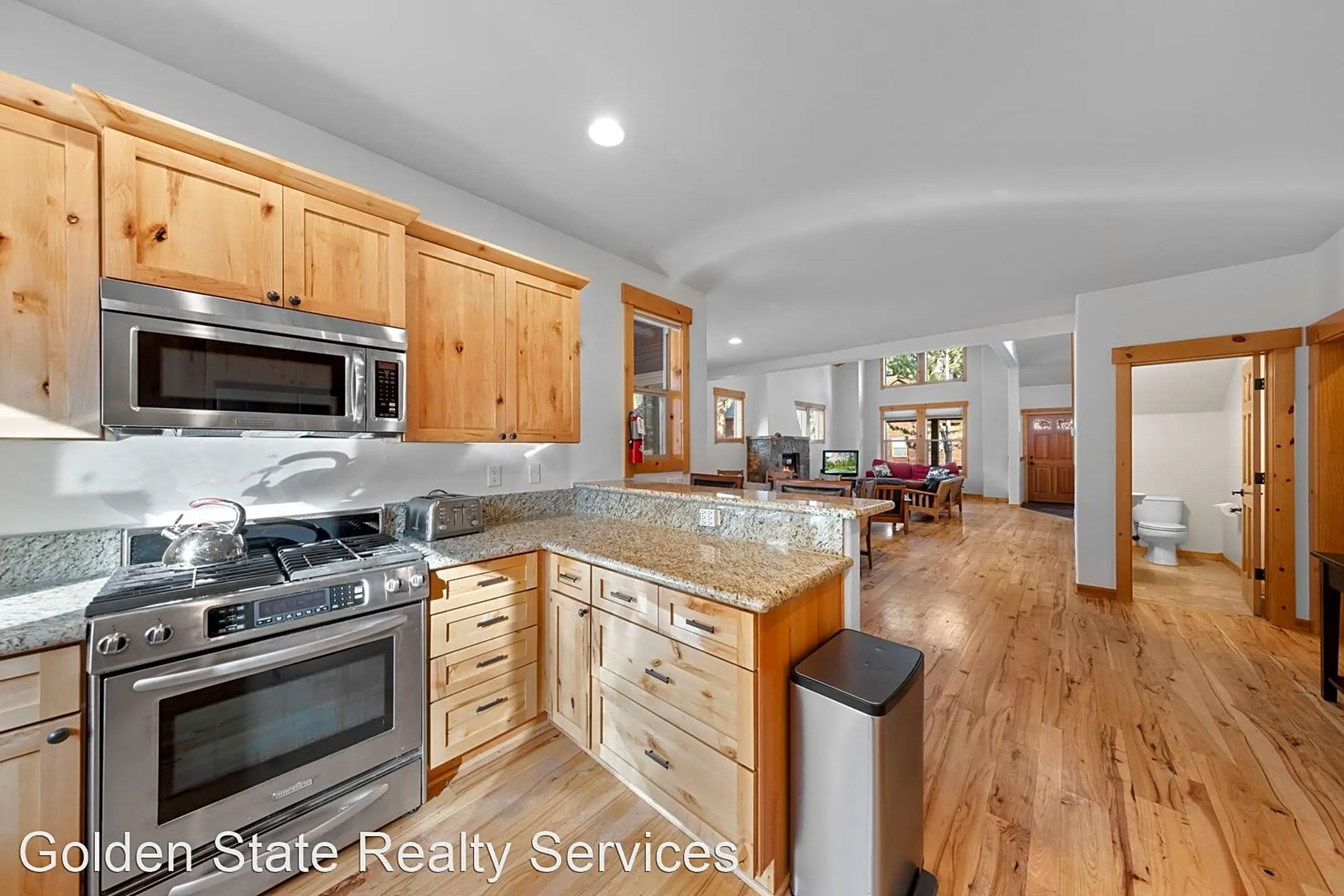 Kitchen - 10583 Sara Bear Ln - Truckee, CA
