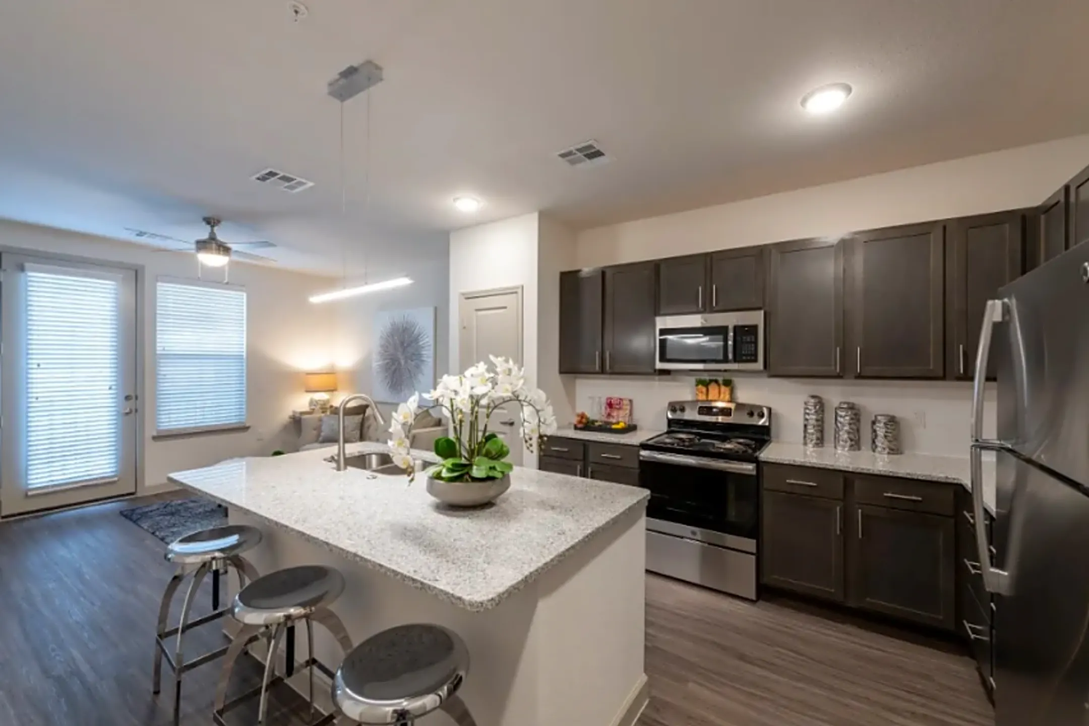 The Luxe at Cedar Hill - 1240 E Pleasant Run Rd | Cedar Hill, TX ...