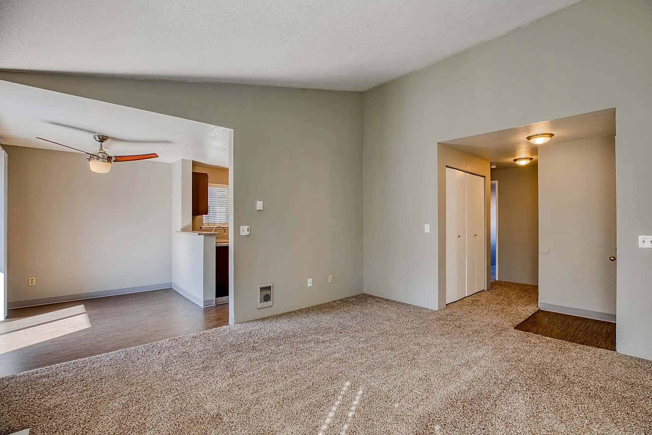 Pavilion Apartment Homes Federal Way, WA 98023