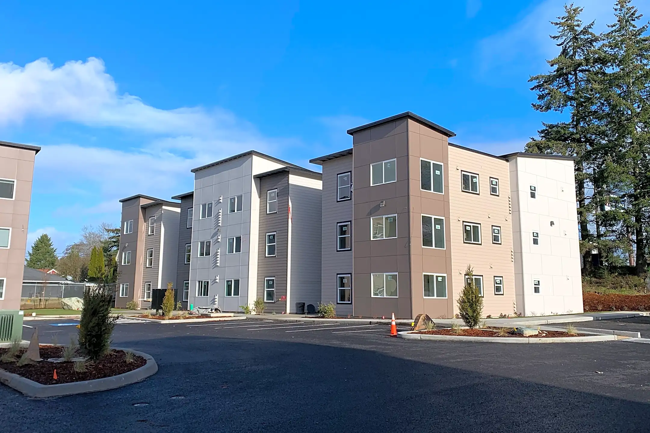 Grand Pacific Apartments WA 98408