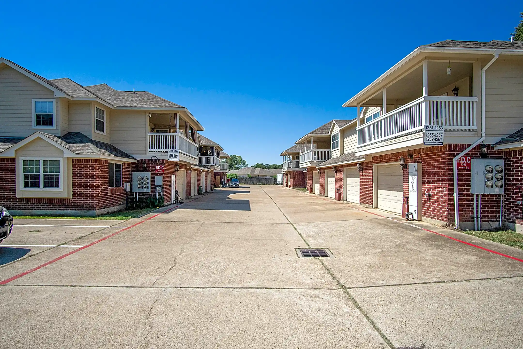 1233 Lovett St Tomball, TX Townhomes for Rent Rent.