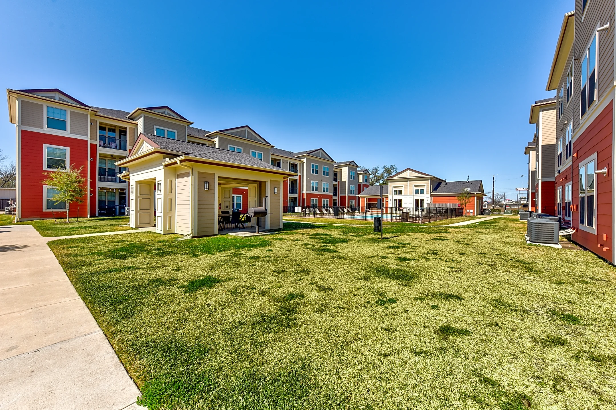 Building - Smart Living at Garden Oaks - Houston, TX