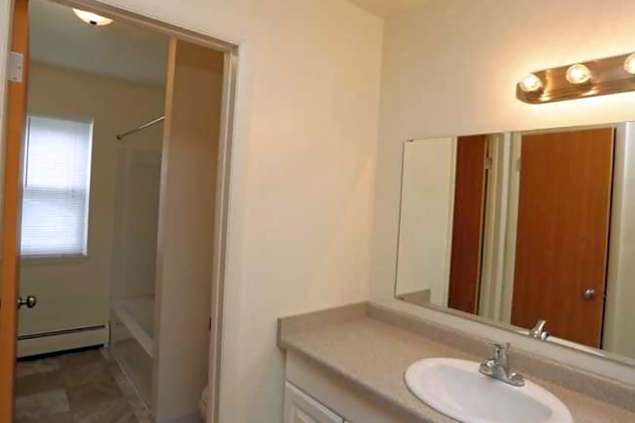 Rivers Edge Apartments Fond Du Lac, WI 54937