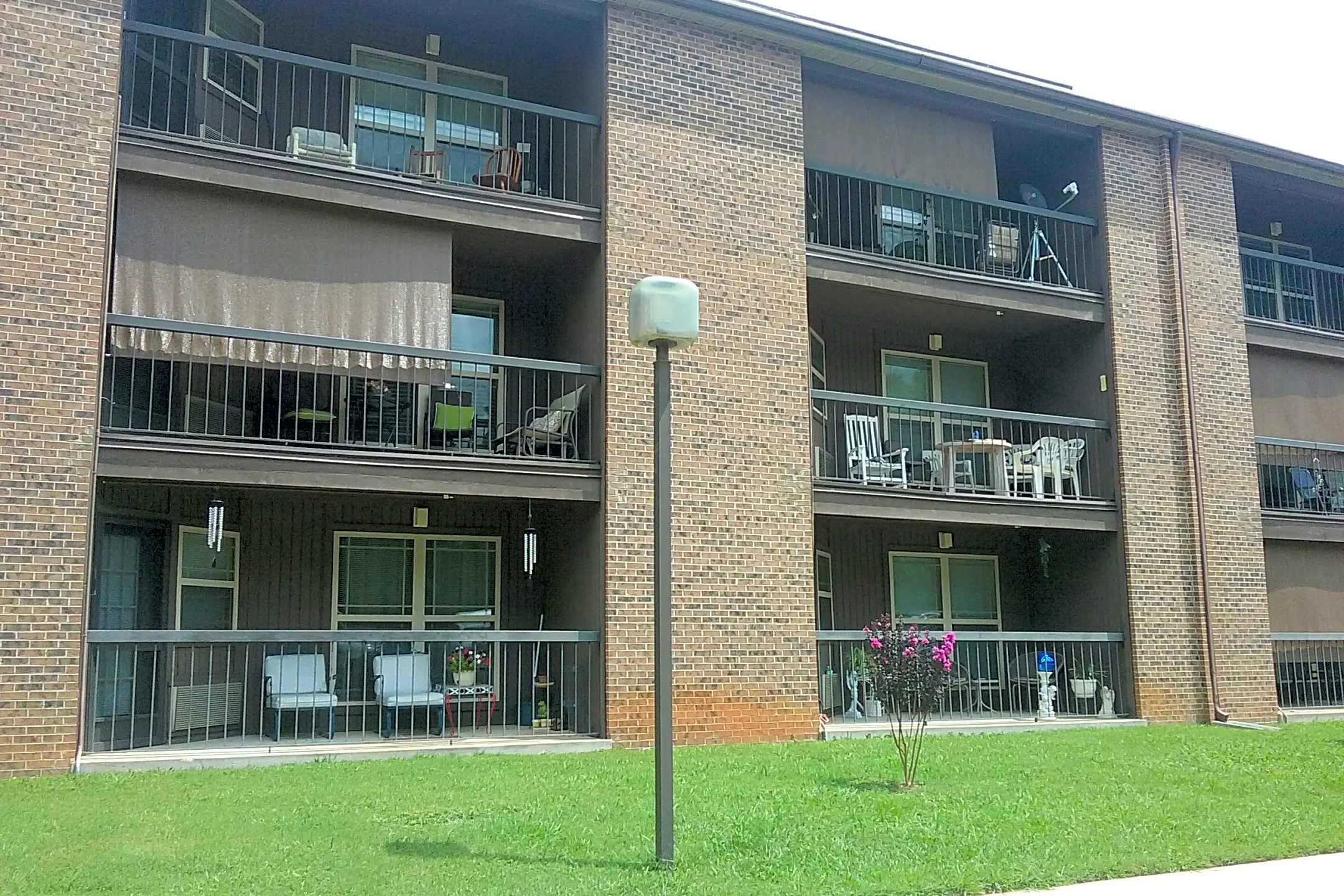 Candleridge Plaza Apartments - Powell, TN 37849