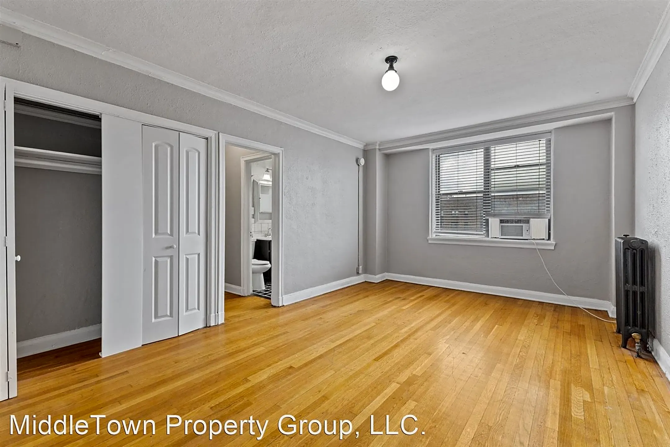 PICCADILLY APARTMENTS 28 E 16th St Indianapolis, IN Apartments for