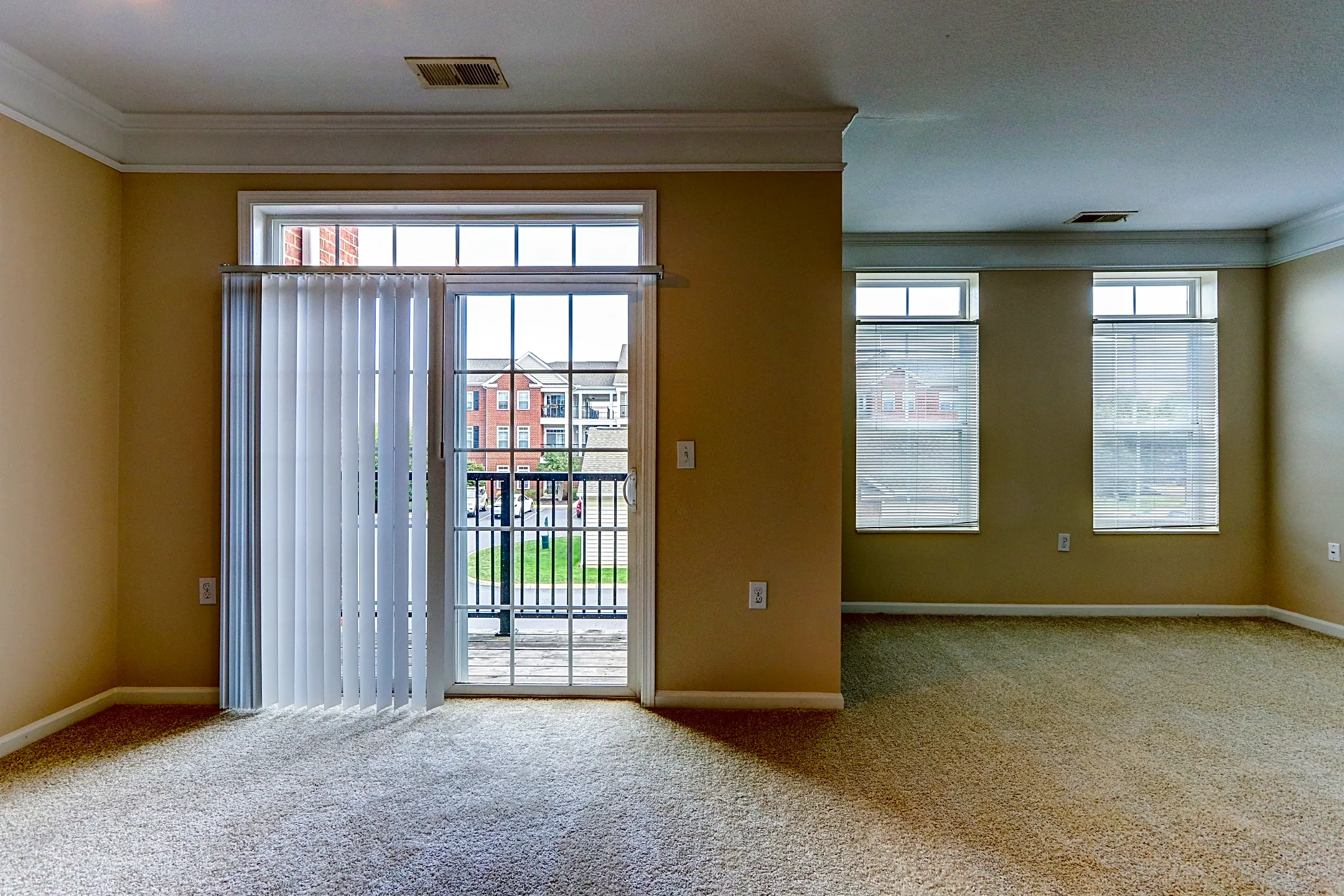 Living Room - Arlington Park - Hilliard, OH