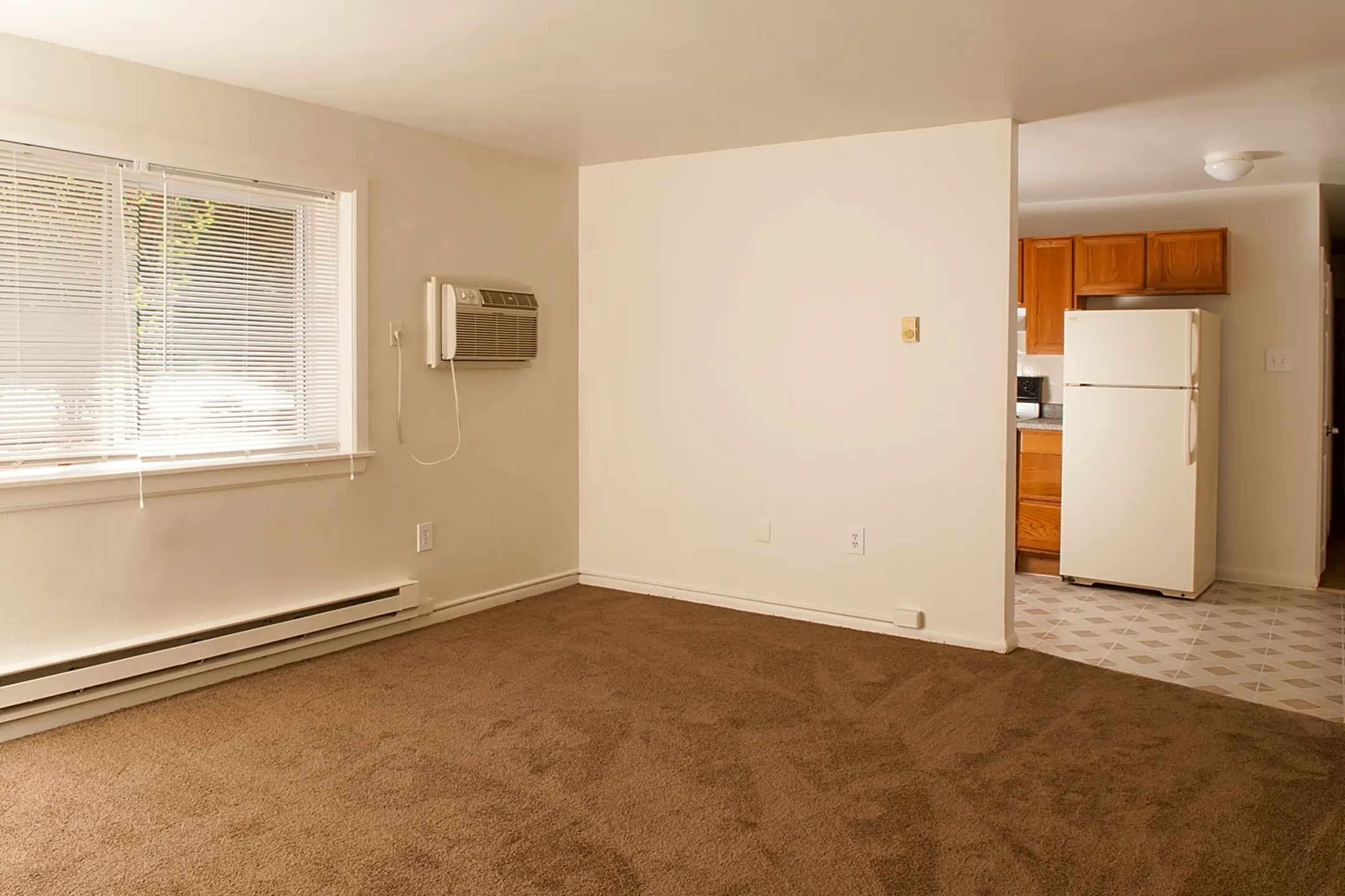 Alpine Court East 250 W Linden Ave Lindenwold, NJ Apartments for