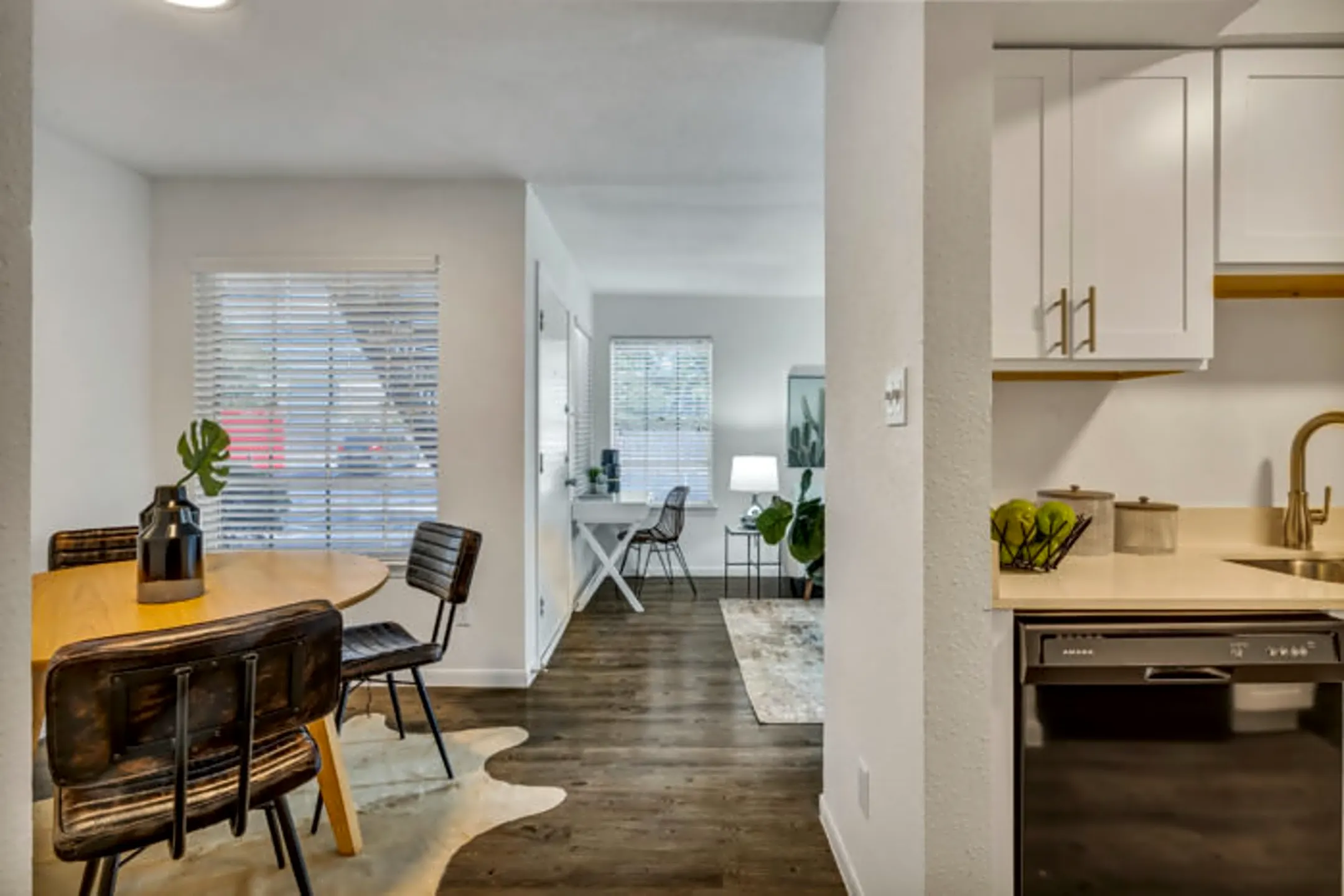 Ascent at North 1735 Rutland Dr Austin, TX Apartments for