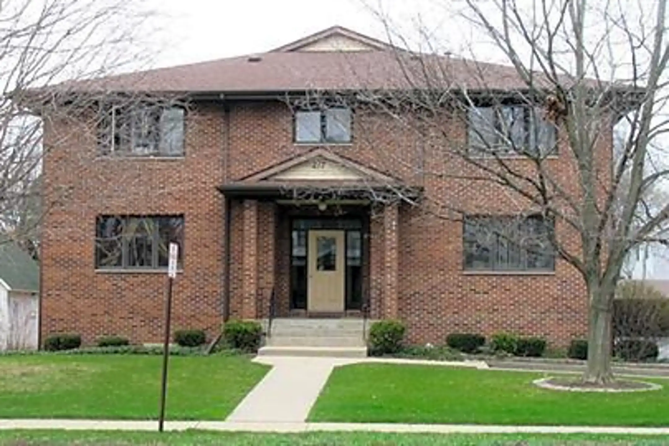 217 N 1st St Houses Dekalb, IL 60115