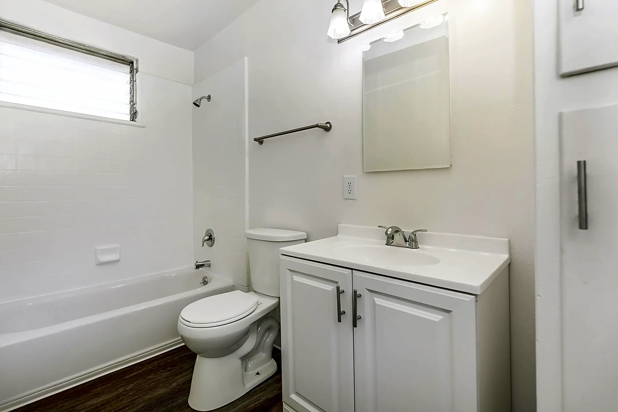 Glenwood Apartment Homes 12300 Clearglen Ave Whittier, CA