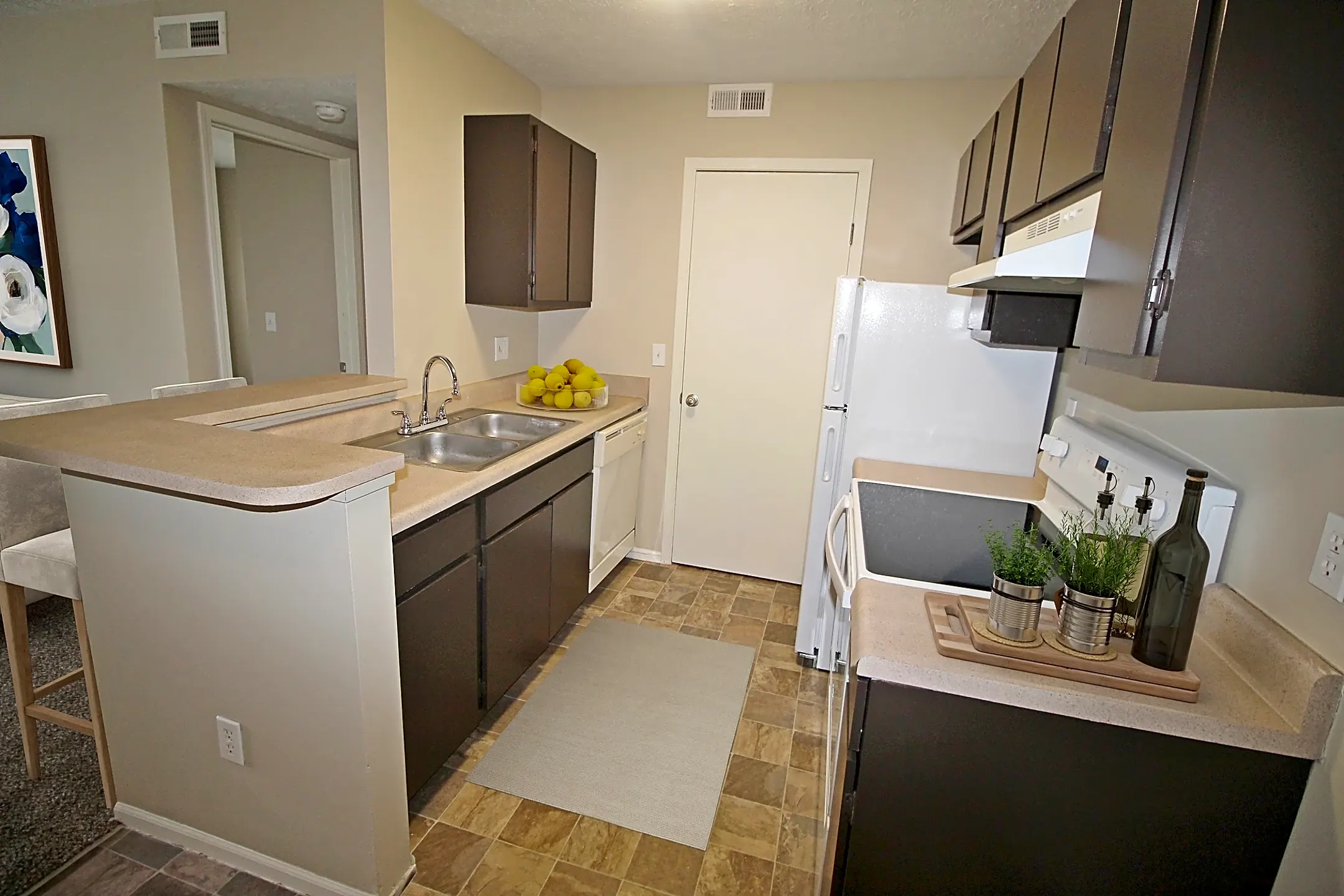 Woodcroft Apartments 3266 Creek Run Dr Columbus, OH Apartments for