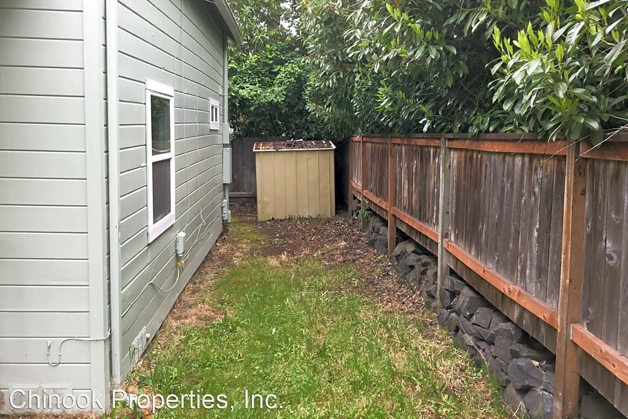 Patio / Deck - 609 W 25th Pl - Eugene, OR
