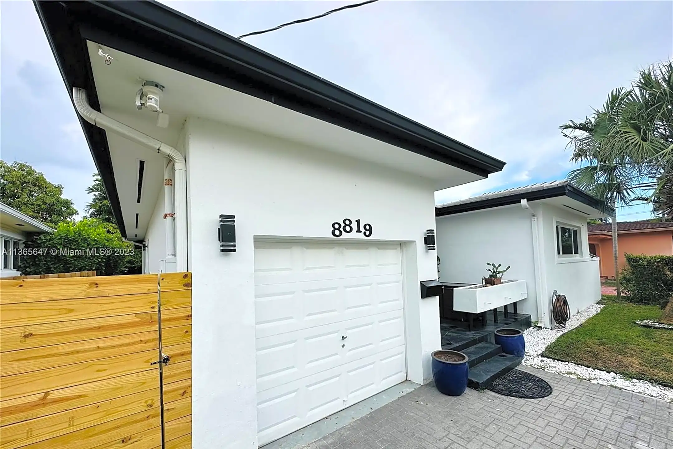 8819 Dickens Ave - Surfside, FL