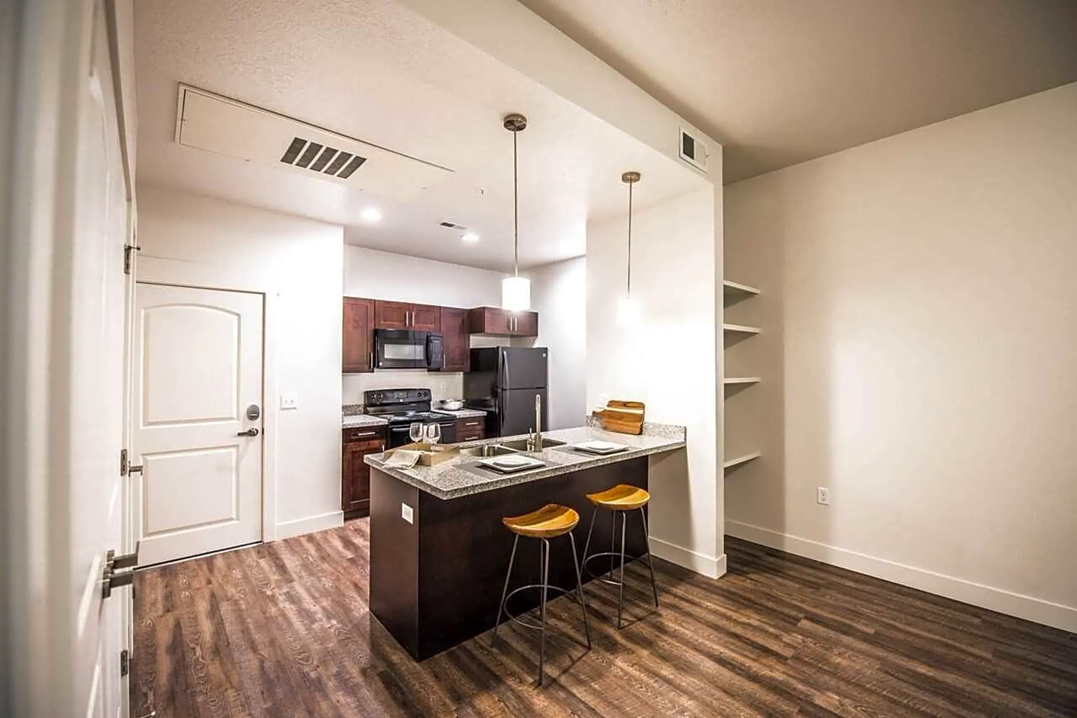 Kitchen - City Centre Apartments - Clearfield, UT