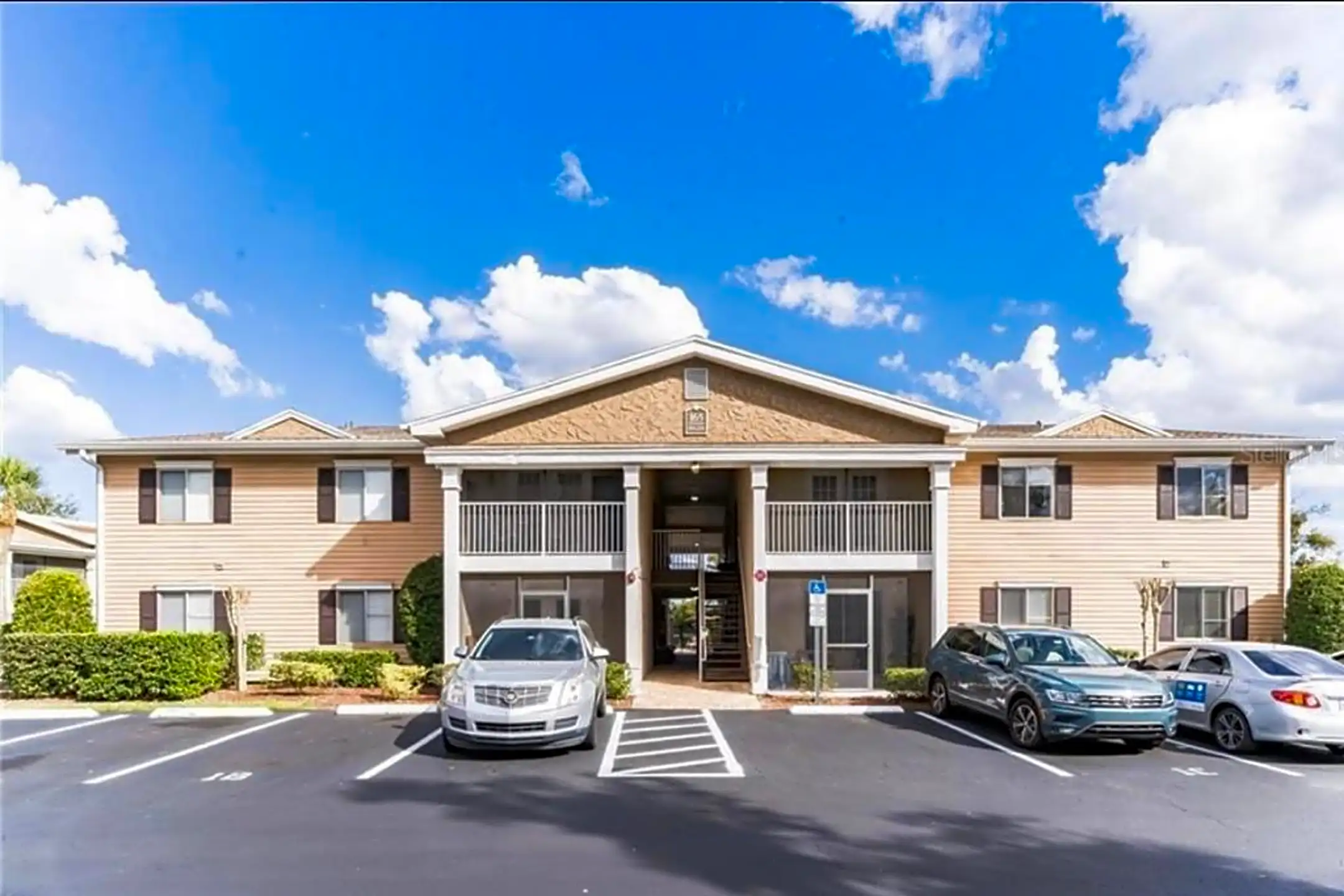 165 North Pearl Lake Causeway Altamonte Springs, FL Condos for Rent