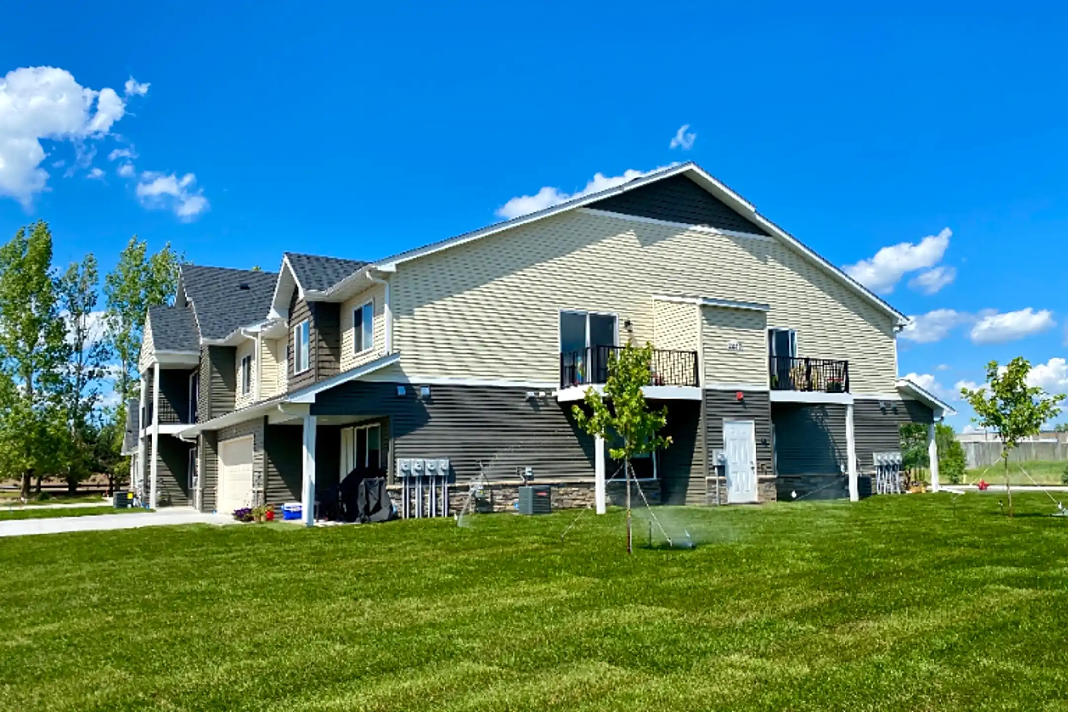 2130 4th Ln SE Cambridge, MN Townhomes for Rent Rent.