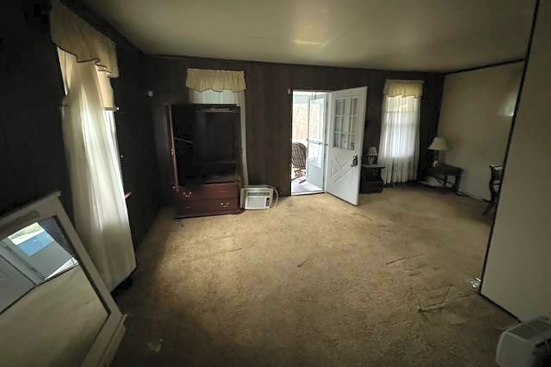 Living Room - 1303 Davidson Way - Aliquippa, PA