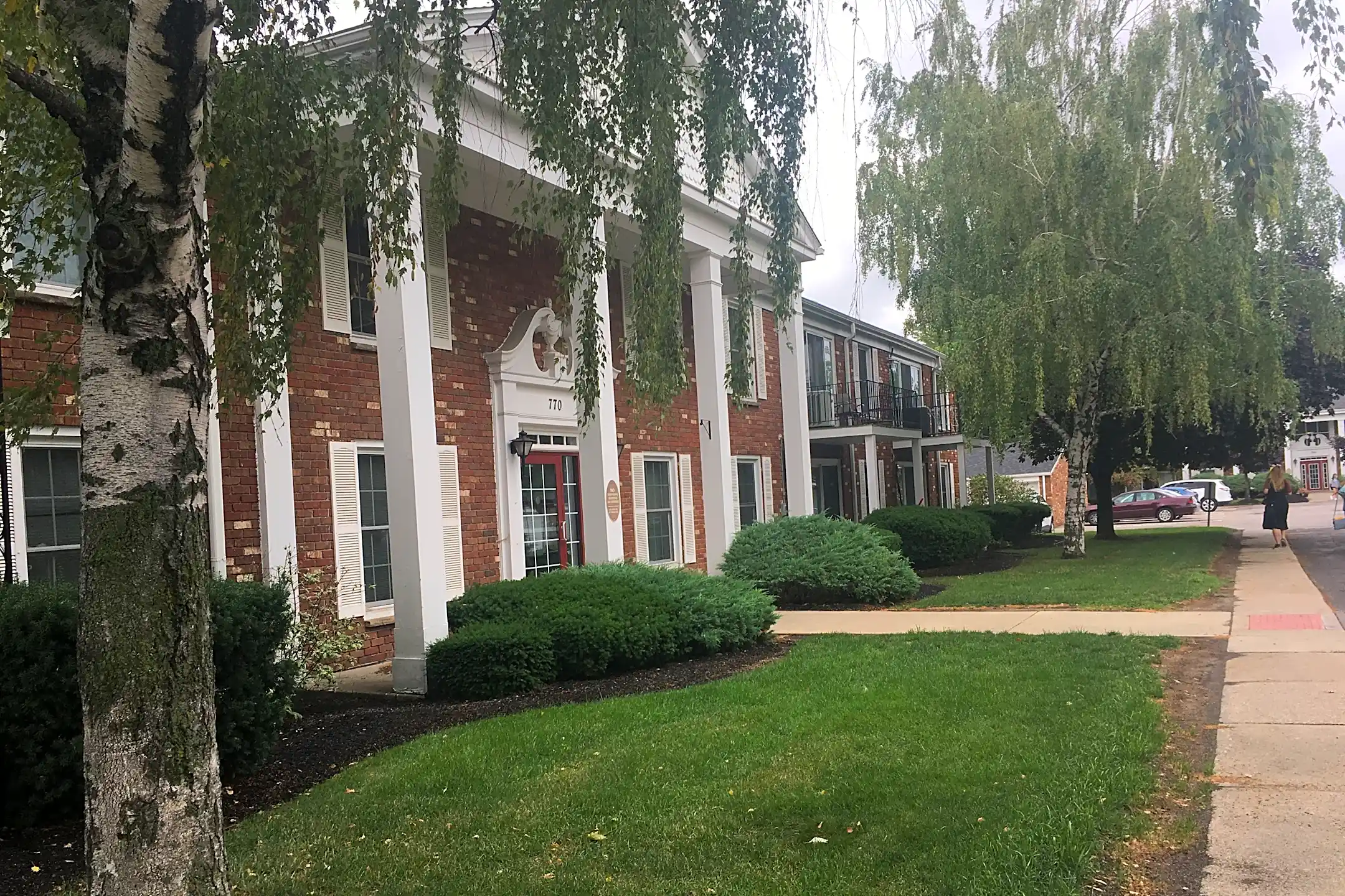 Sturbridge Village Apartments