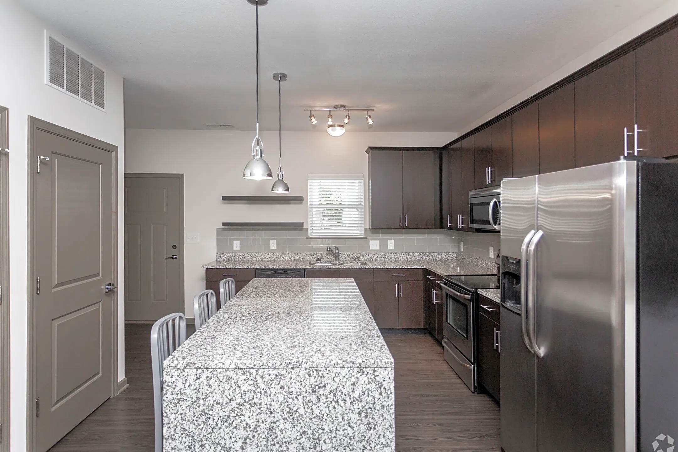 Kitchen - Summit Boutique Residences - Carmel, IN