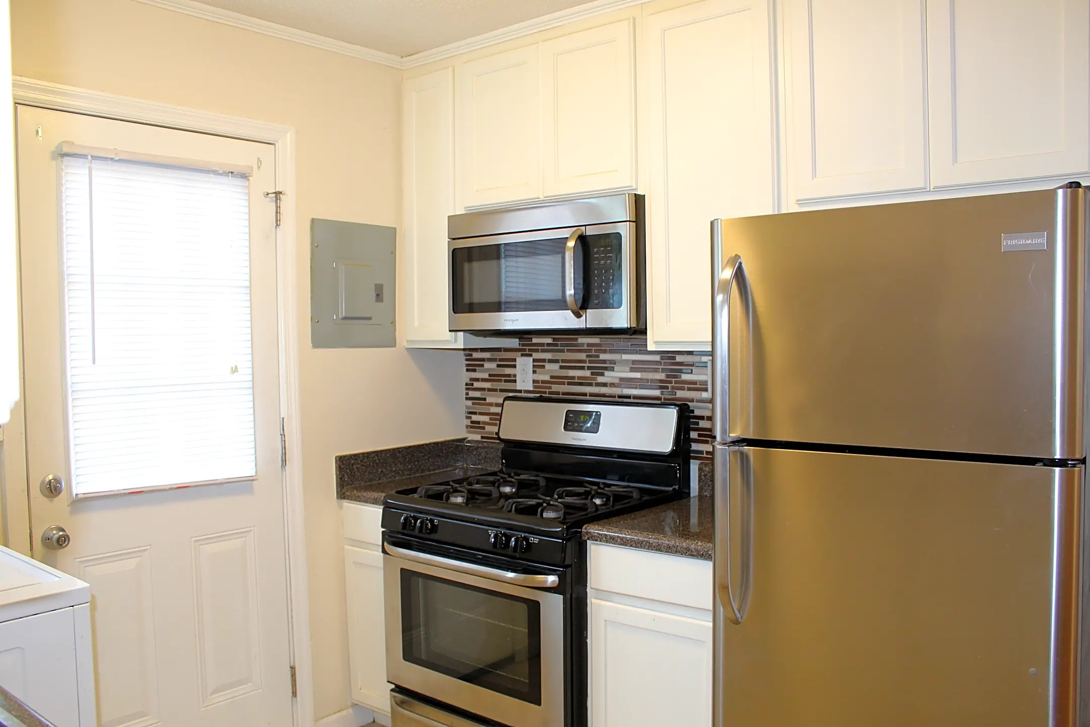 Bluff City Apartments 4418 Powell Ave Memphis, TN Apartments for