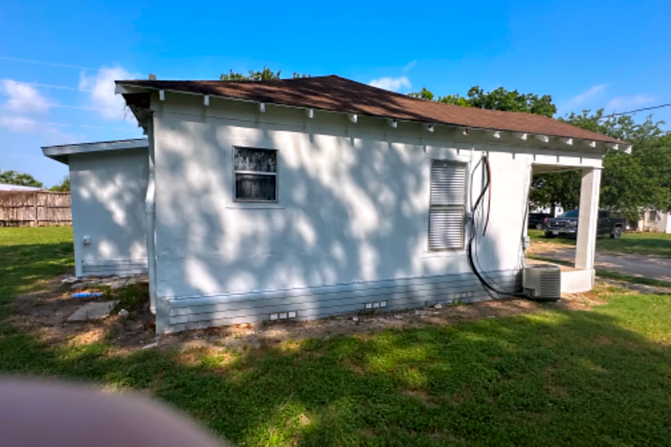 511 St John St 511 St John St unit B Gonzales, TX Houses for Rent