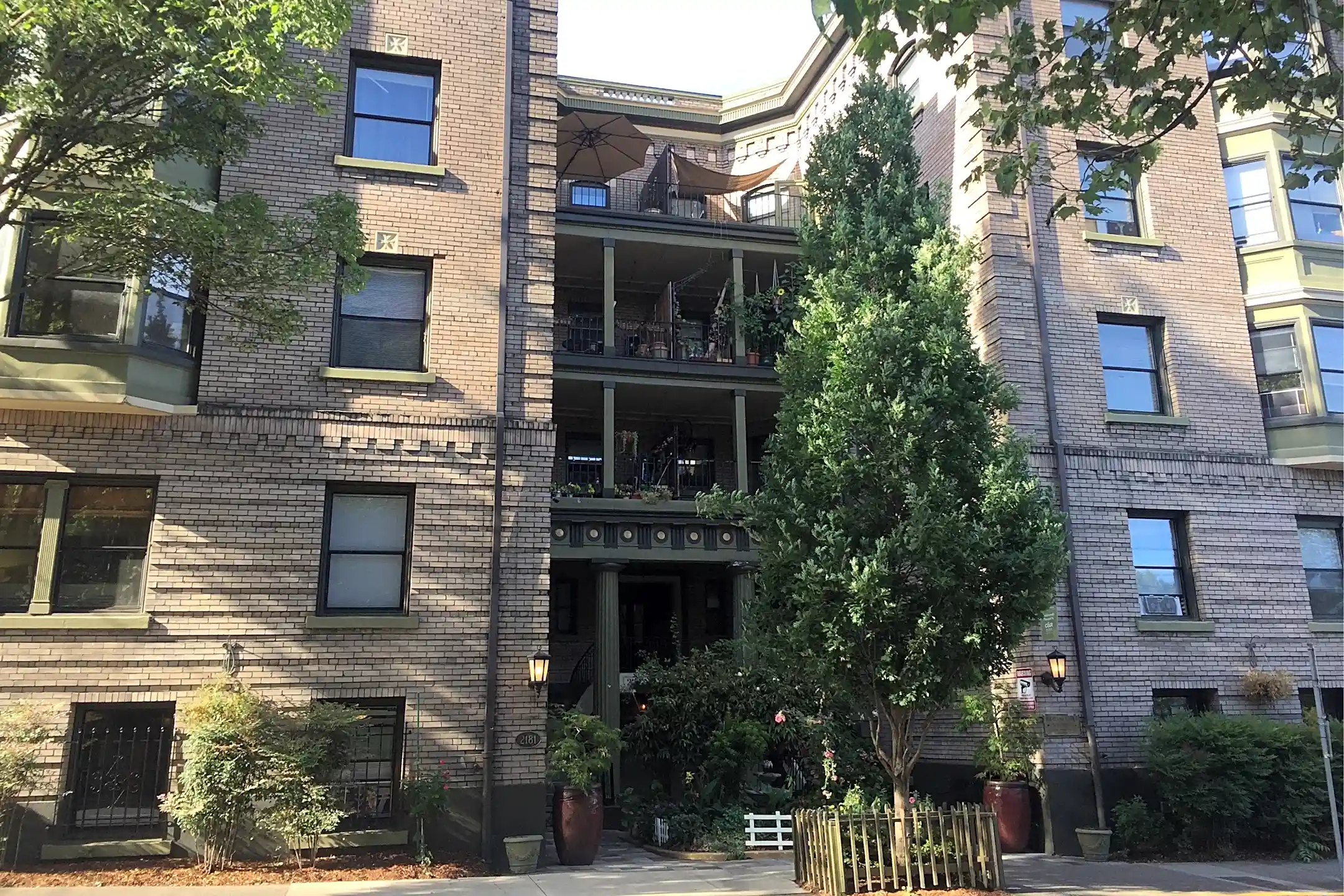 Highland Court Apartments Portland OR 97210