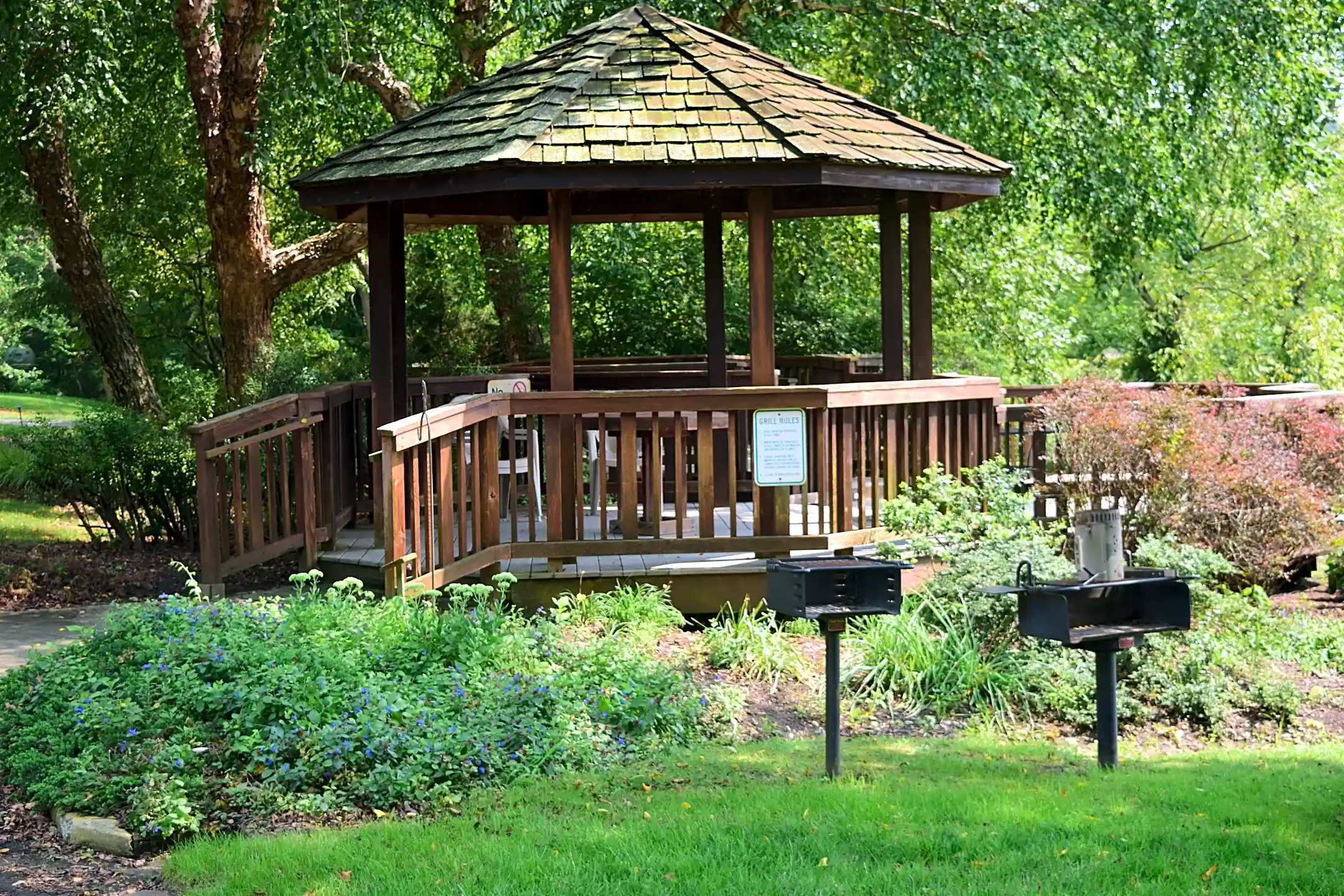 Franklin Square Village 62+ Senior Living 301 S Hildebrand Ave Glendora, NJ Apartments for