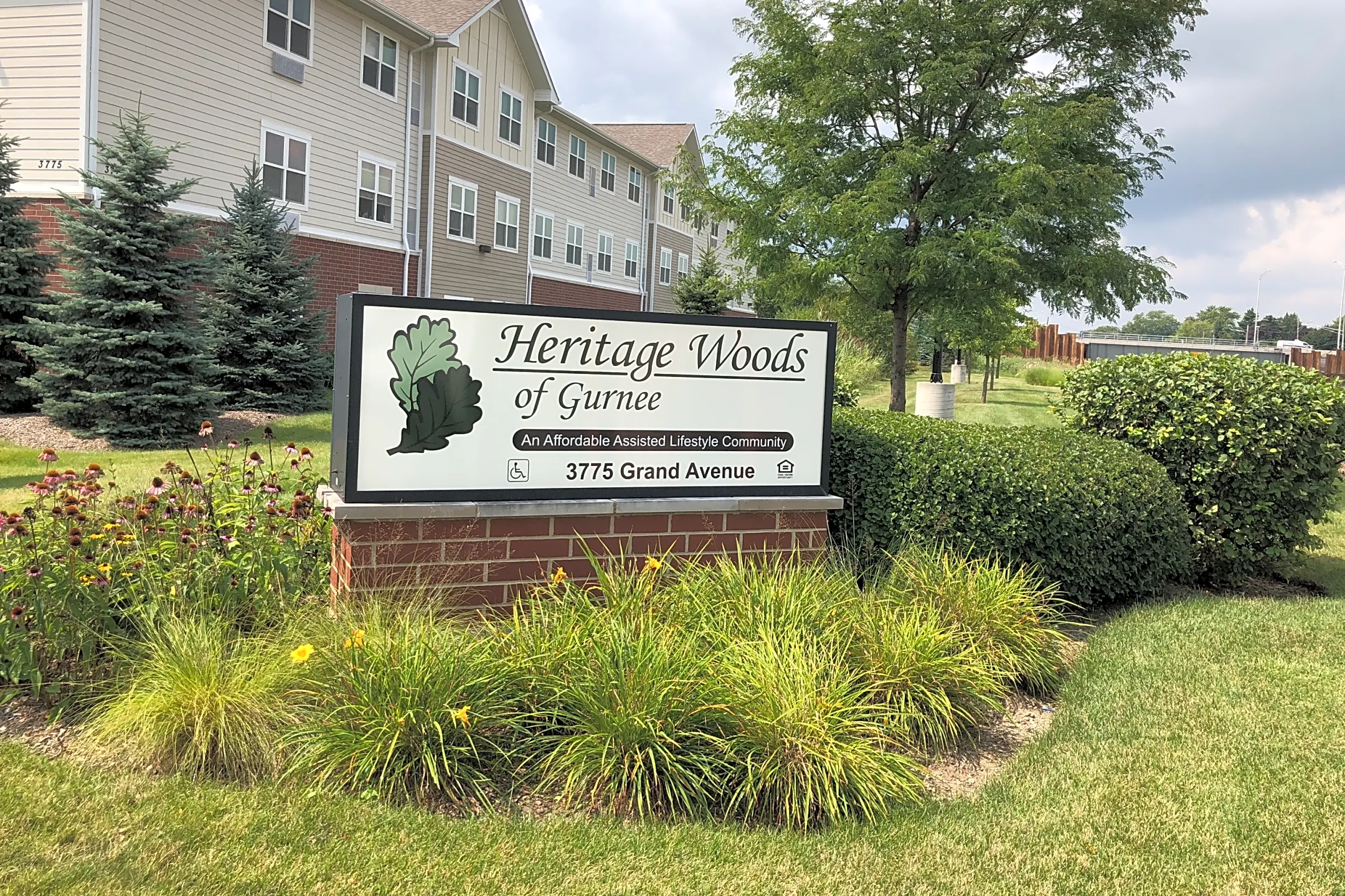 HERITAGE WOODS OF GURNEE - 3775 Grand Ave | Gurnee, IL Apartments for ...