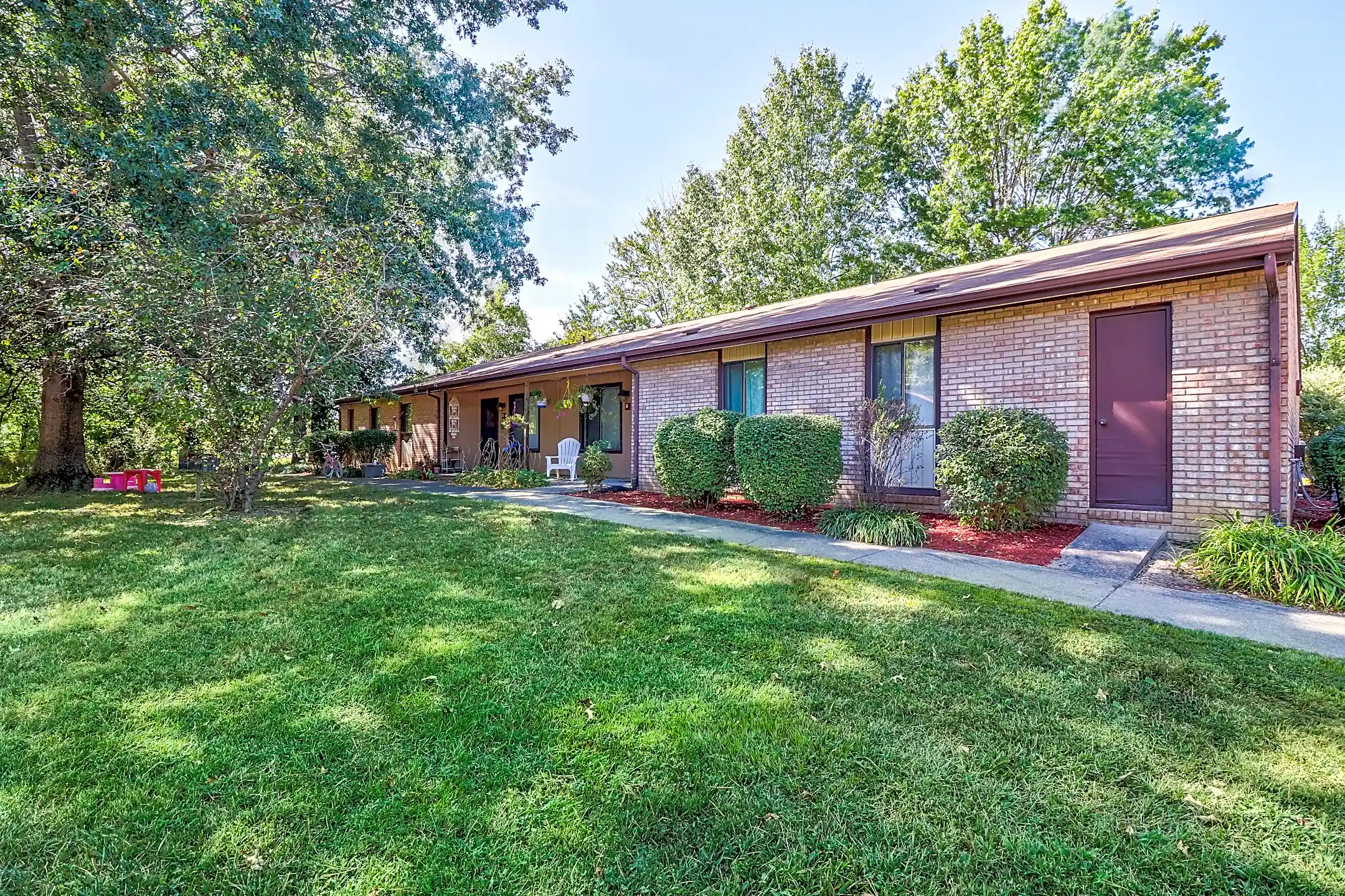 Creekside Apartments 100 Creekside Circle Marion, KY Apartments for