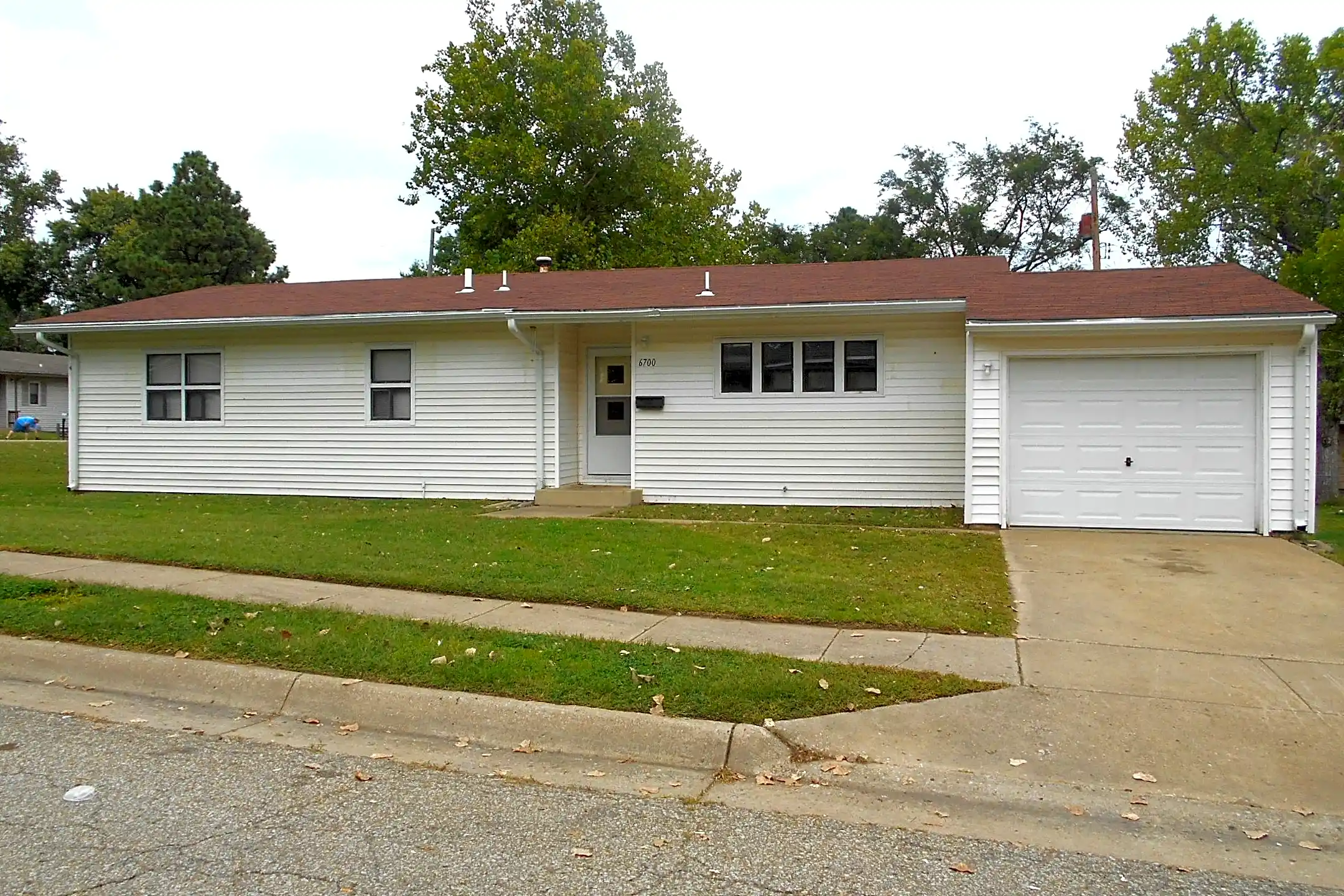 Montara Village 7105 SW Montara Pkwy Topeka, KS Apartments for Rent