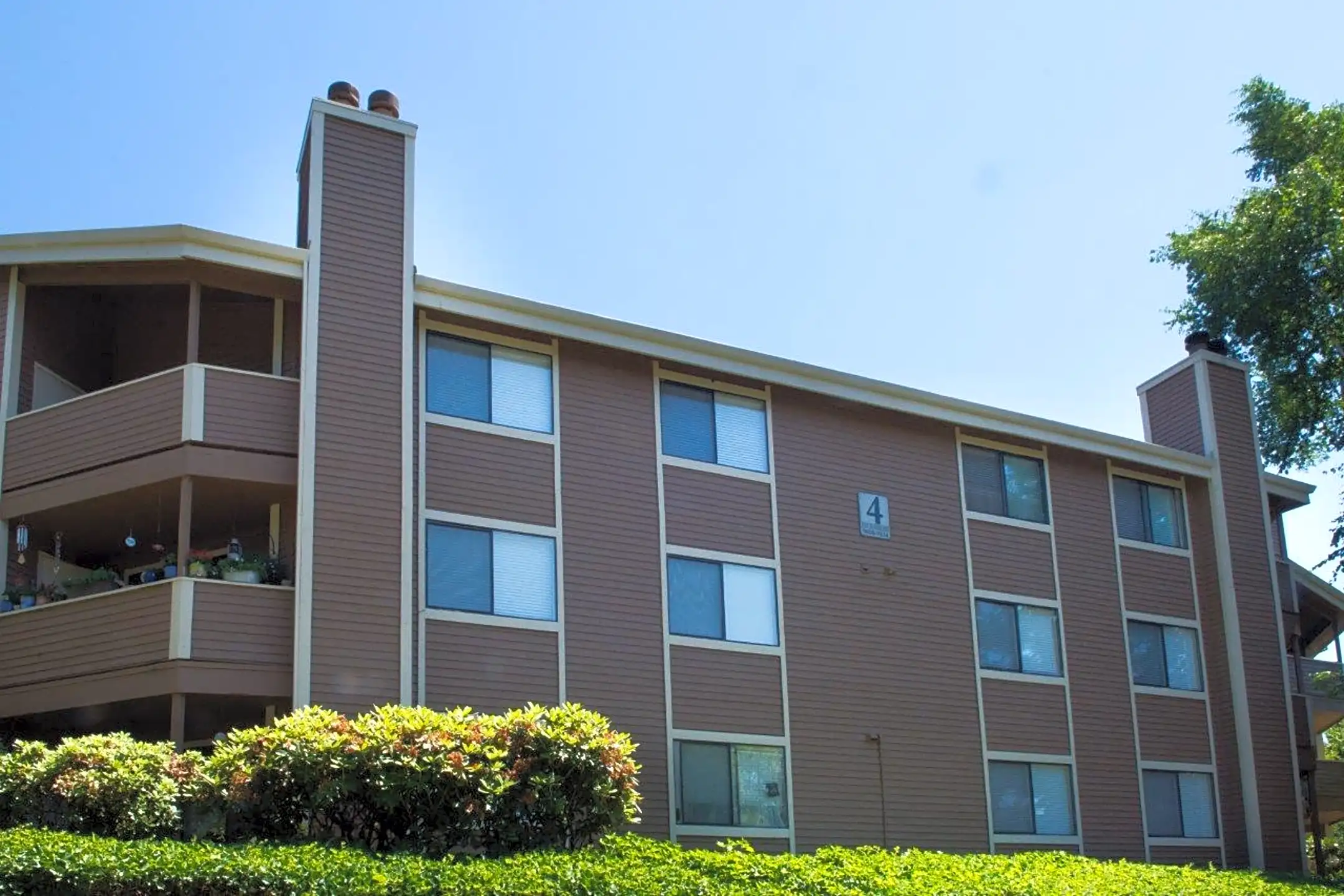 Townhomes with a View 9840 SE Talbert St Clackamas, OR Apartments