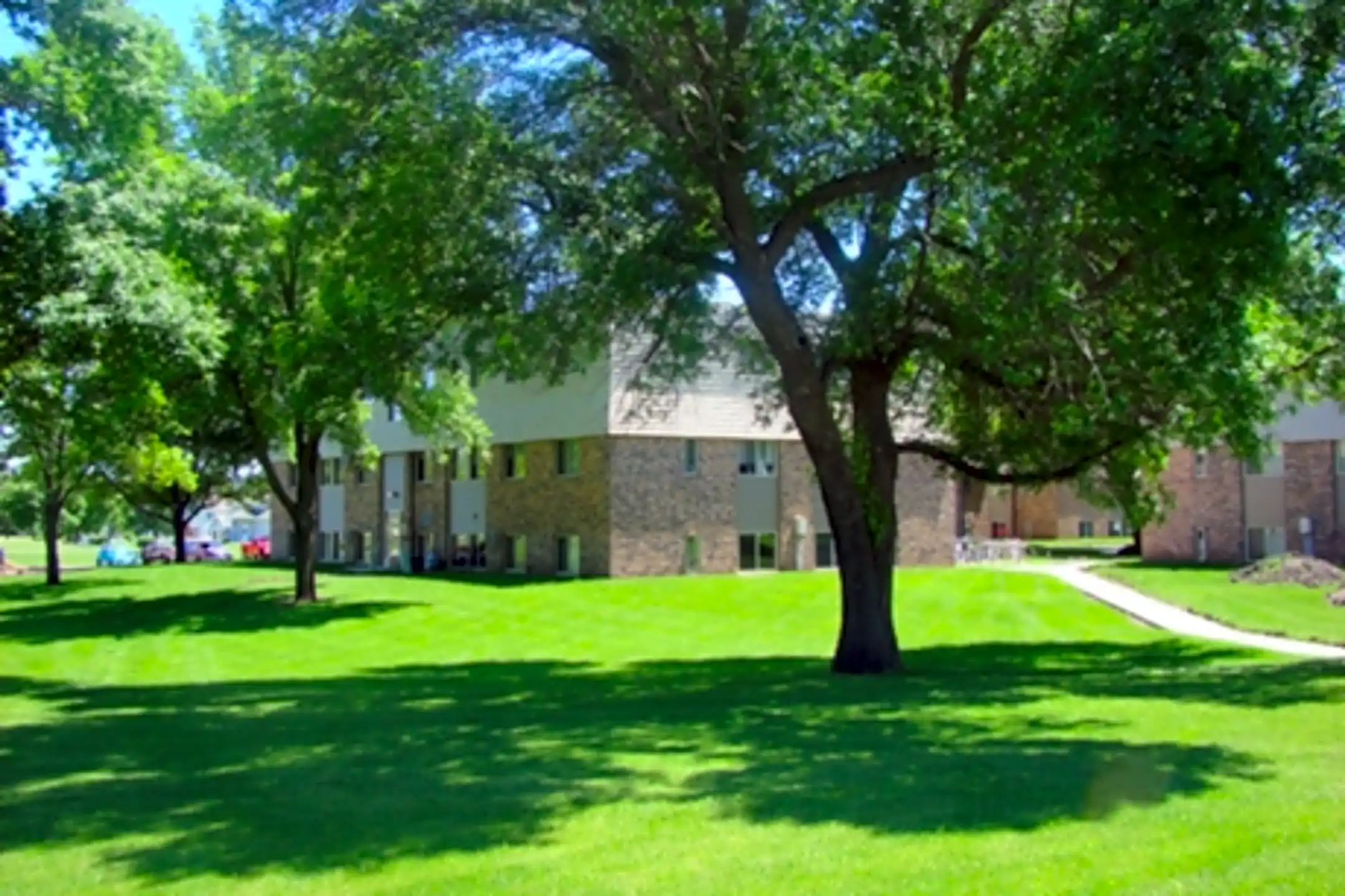 Country Village Apartments 600 E Broadway St Redwood Falls, MN
